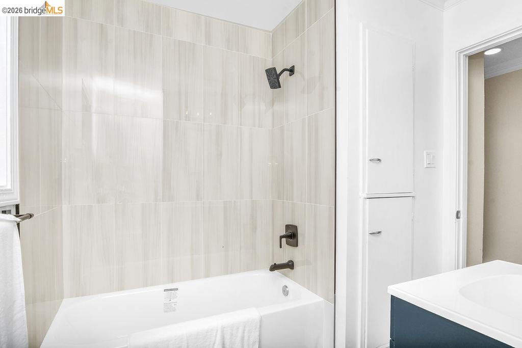 Detail Gallery Image 10 of 16 For 1012 Pine St, Vallejo,  CA 94590 - 2 Beds | 1 Baths