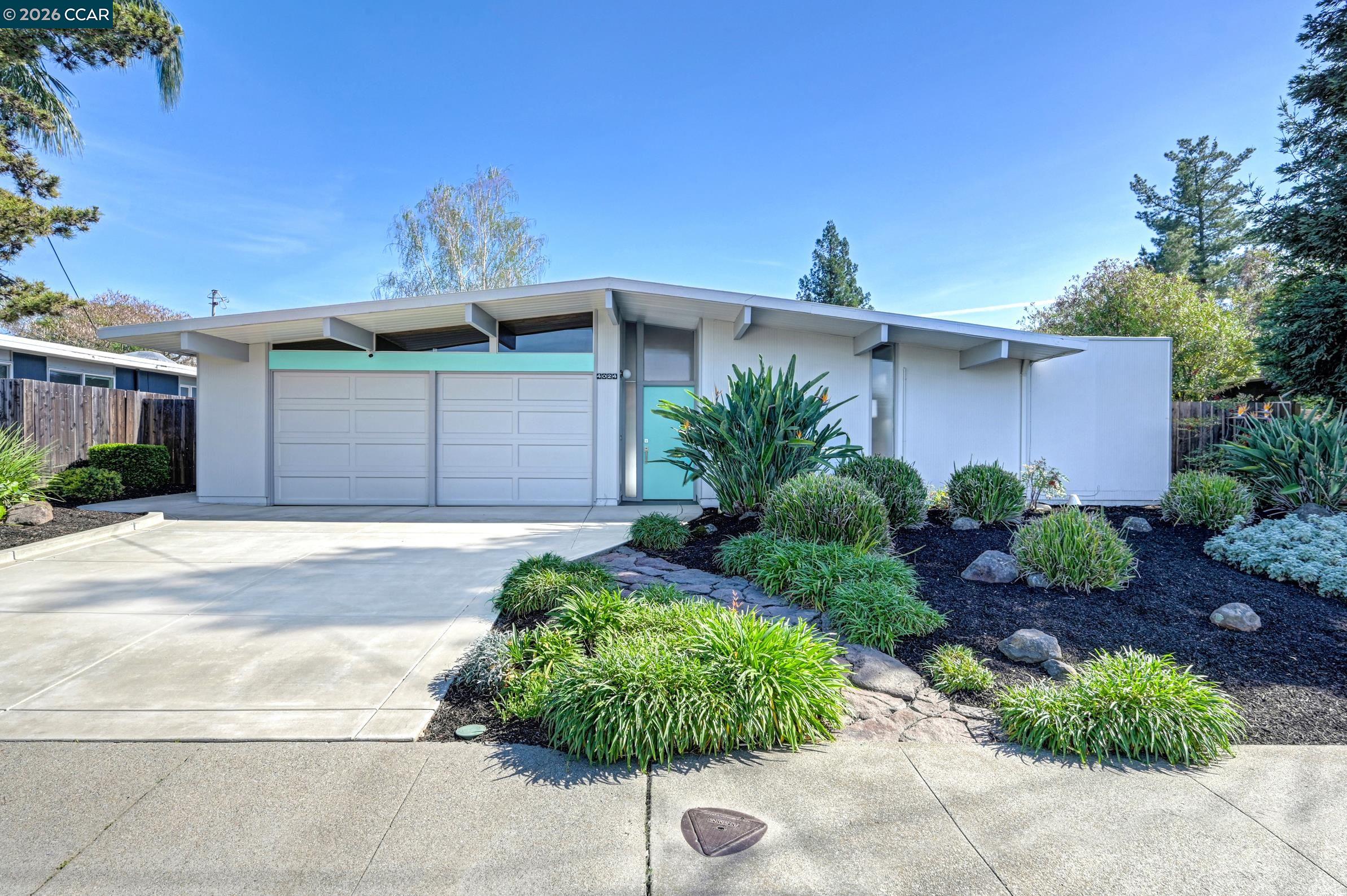 Front Image Thumbnail for CC41126741