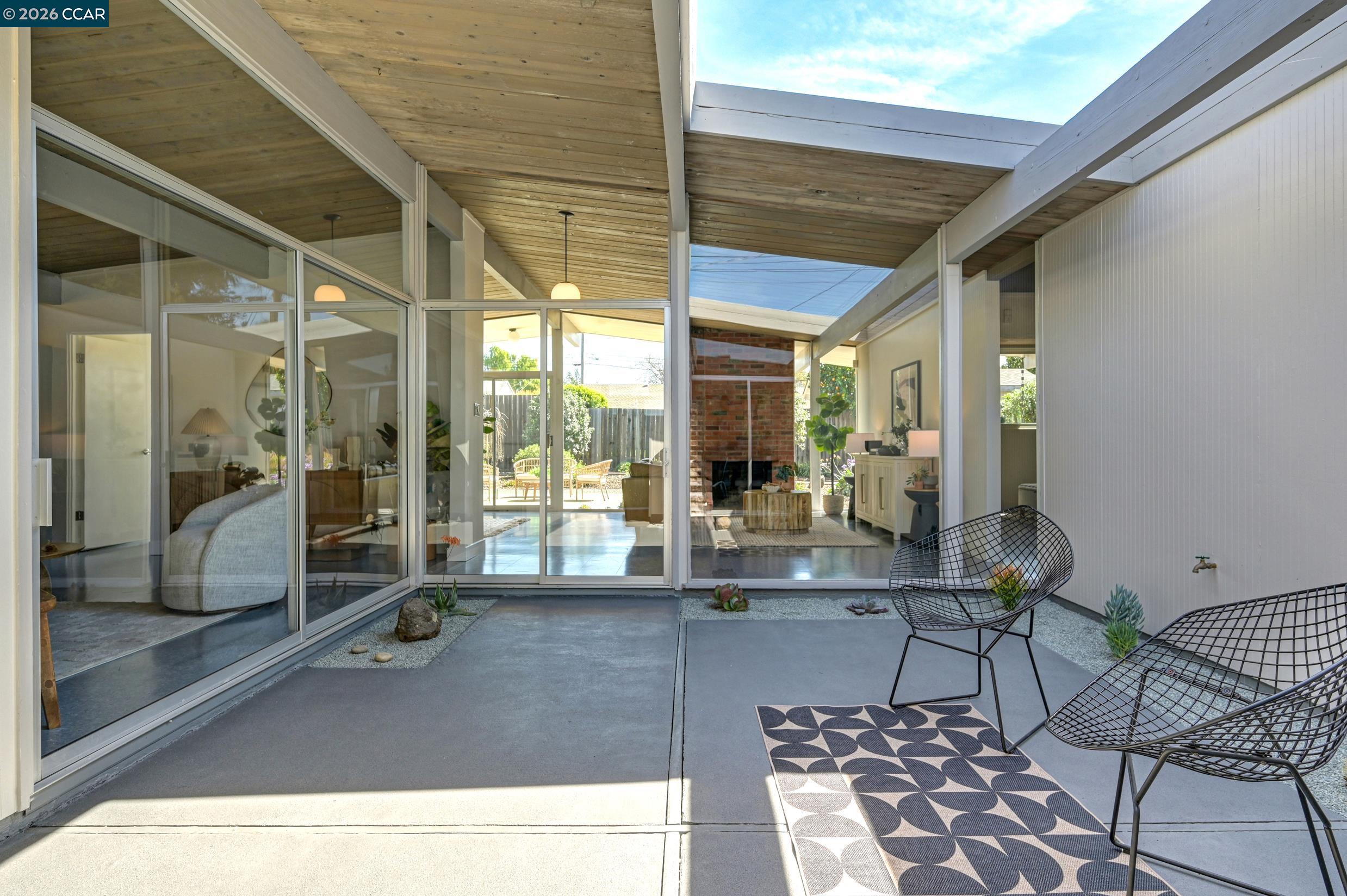 Detail Gallery Image 8 of 45 For 4024 Salem St, Concord,  CA 94521 - 4 Beds | 2 Baths