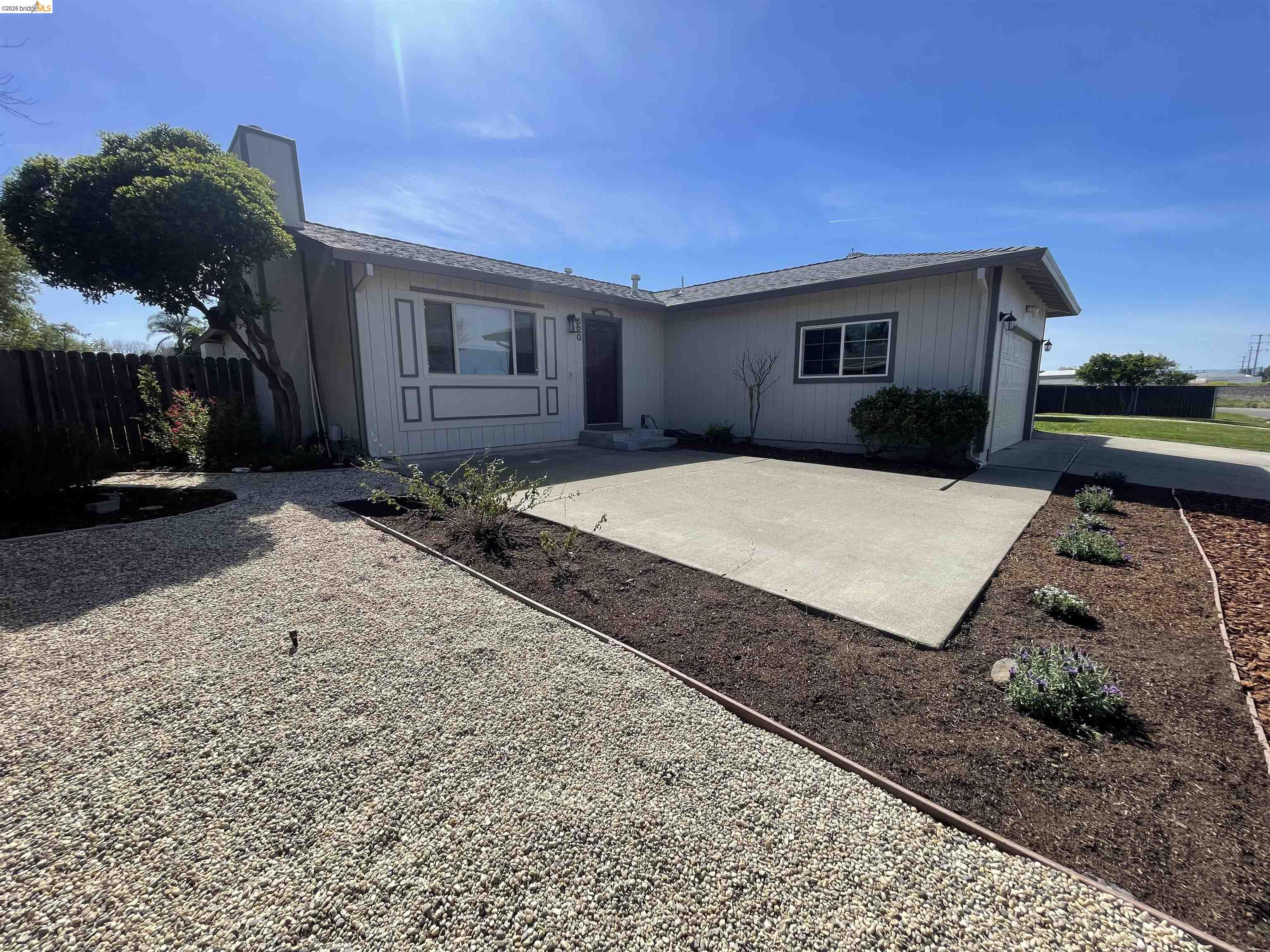 Detail Gallery Image 4 of 5 For 620 N 2nd St, Dixon,  CA 95620 - 2 Beds | 1/1 Baths