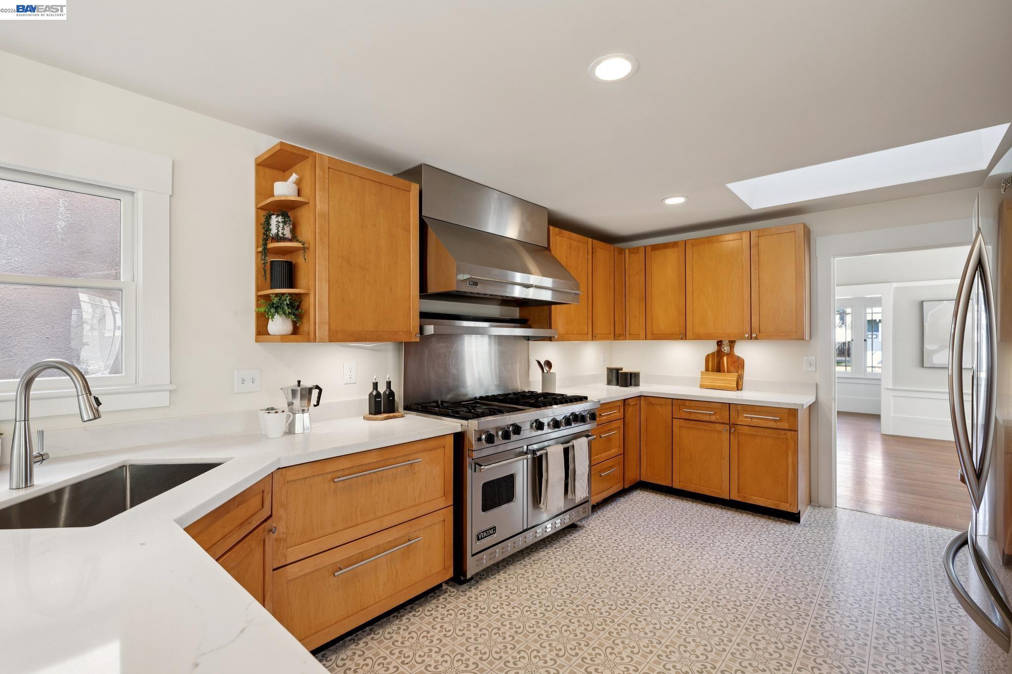 Detail Gallery Image 20 of 56 For 3226 Fairview Ave, Alameda,  CA 94501 - 3 Beds | 2/1 Baths