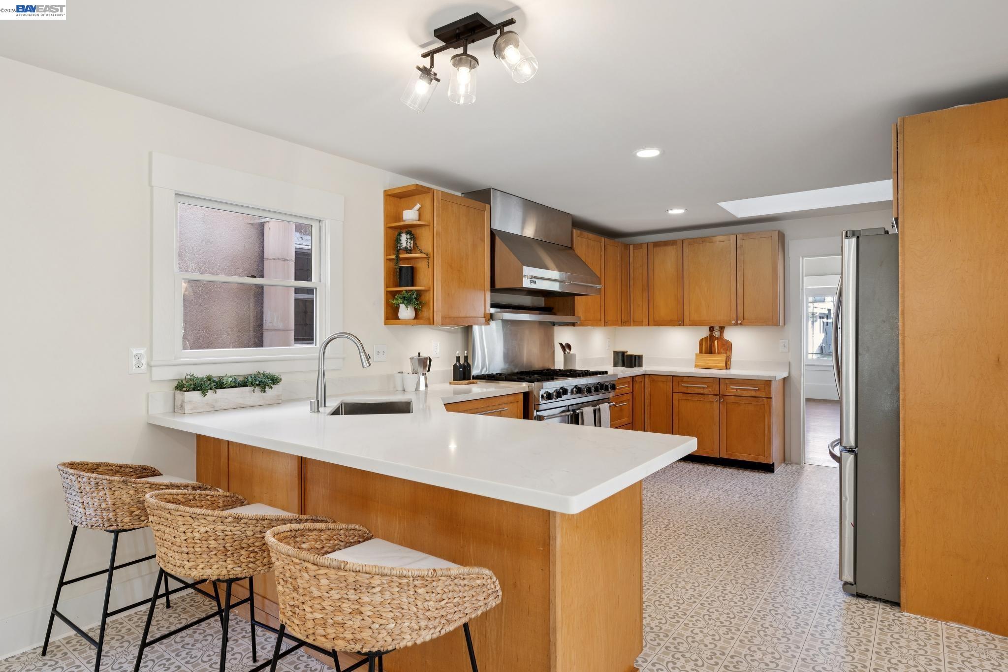 Detail Gallery Image 21 of 56 For 3226 Fairview Ave, Alameda,  CA 94501 - 3 Beds | 2/1 Baths