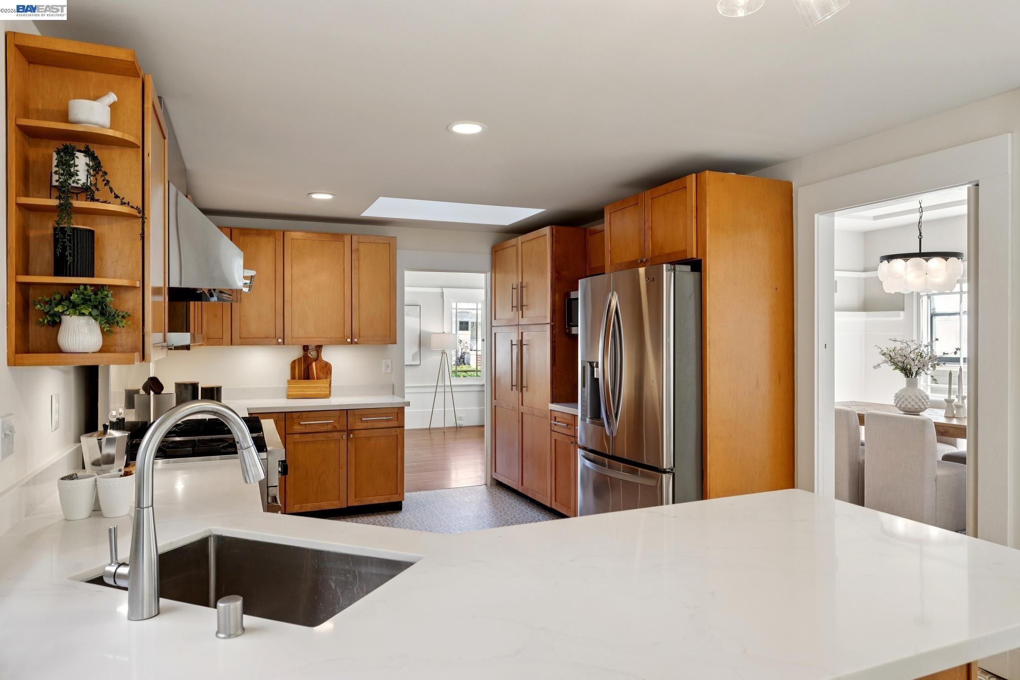 Detail Gallery Image 22 of 56 For 3226 Fairview Ave, Alameda,  CA 94501 - 3 Beds | 2/1 Baths