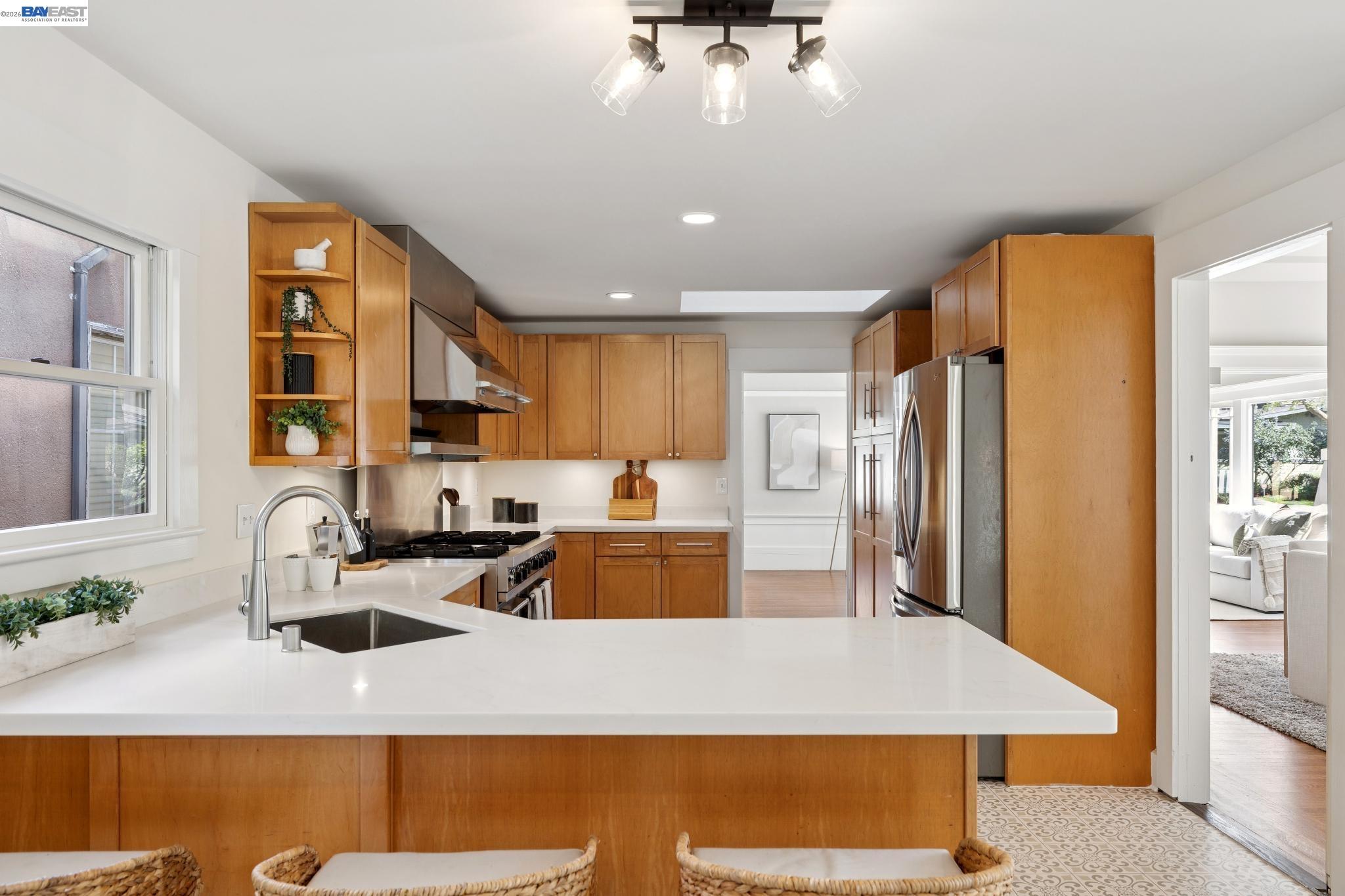 Detail Gallery Image 23 of 56 For 3226 Fairview Ave, Alameda,  CA 94501 - 3 Beds | 2/1 Baths