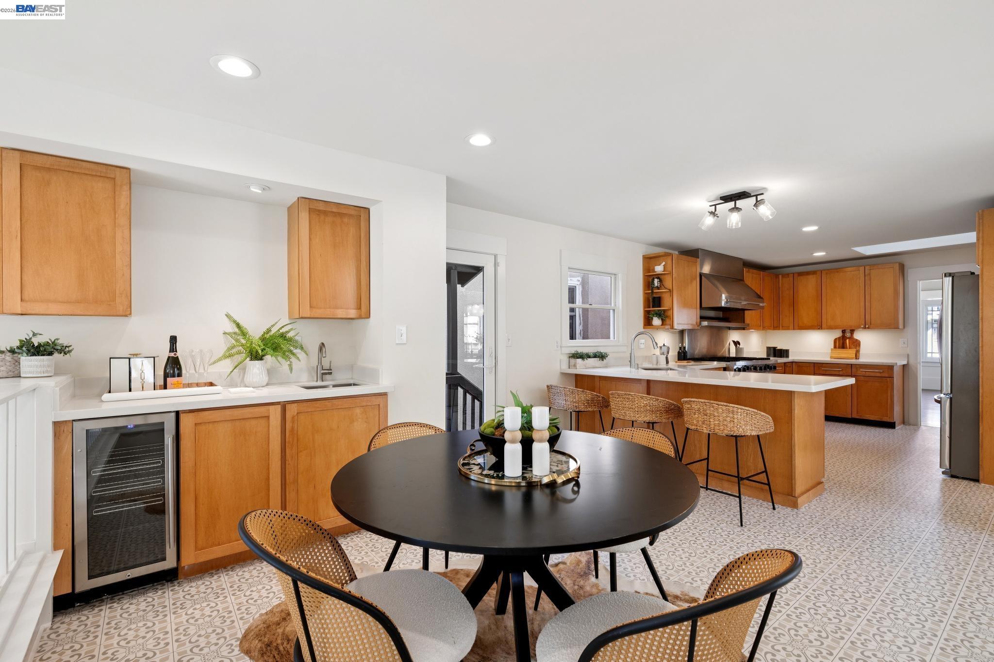 Detail Gallery Image 27 of 56 For 3226 Fairview Ave, Alameda,  CA 94501 - 3 Beds | 2/1 Baths