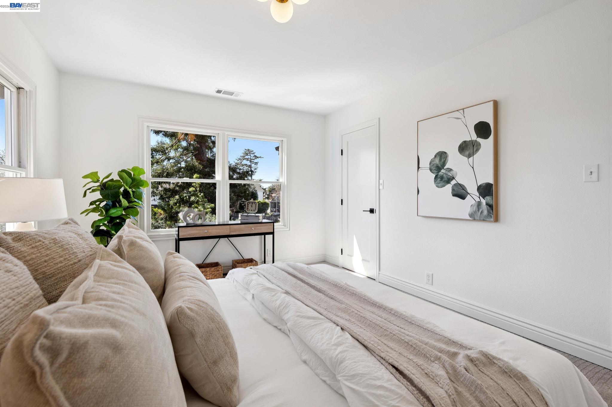 Detail Gallery Image 42 of 56 For 3226 Fairview Ave, Alameda,  CA 94501 - 3 Beds | 2/1 Baths