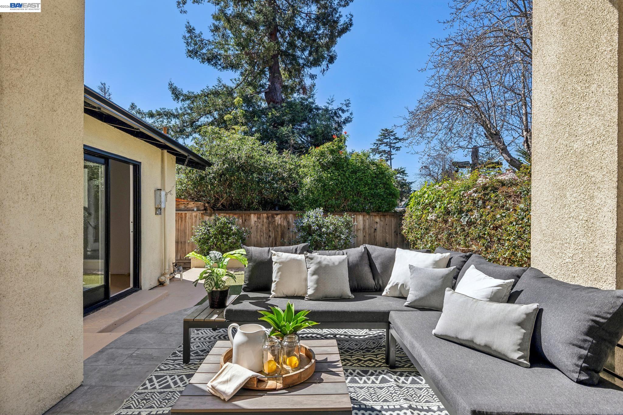 Detail Gallery Image 49 of 56 For 3226 Fairview Ave, Alameda,  CA 94501 - 3 Beds | 2/1 Baths