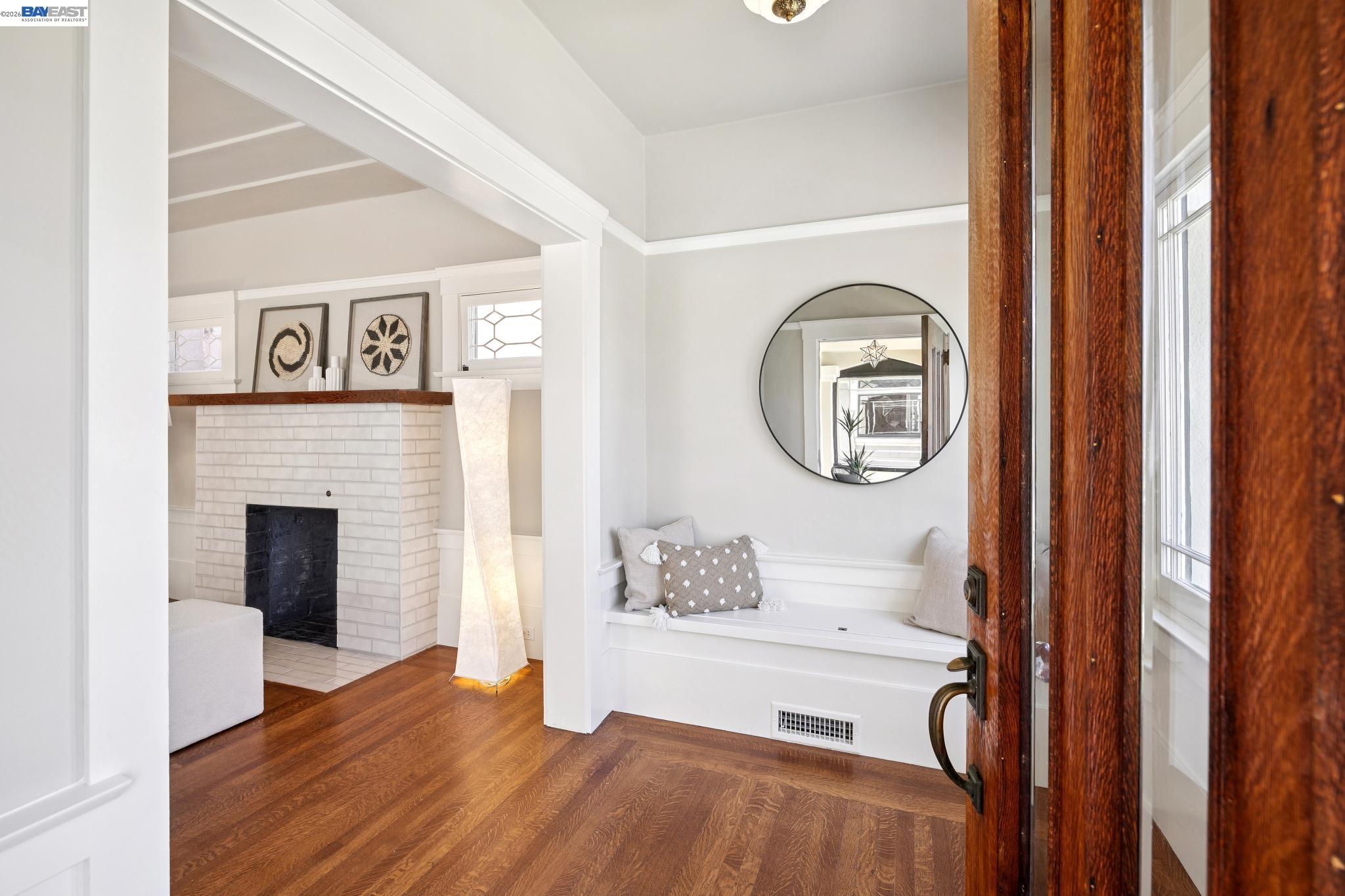 Detail Gallery Image 6 of 56 For 3226 Fairview Ave, Alameda,  CA 94501 - 3 Beds | 2/1 Baths