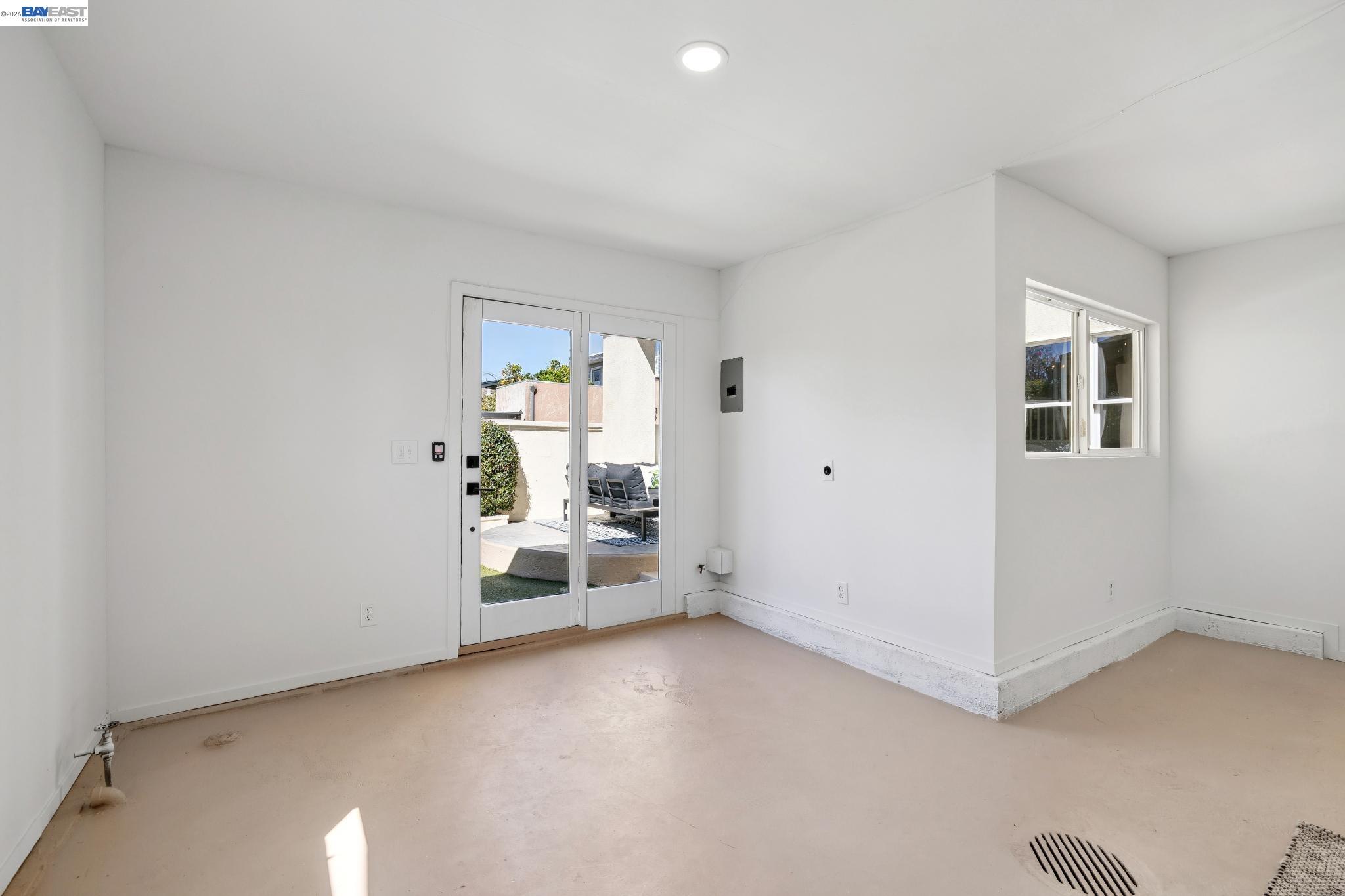 Detail Gallery Image 55 of 56 For 3226 Fairview Ave, Alameda,  CA 94501 - 3 Beds | 2/1 Baths