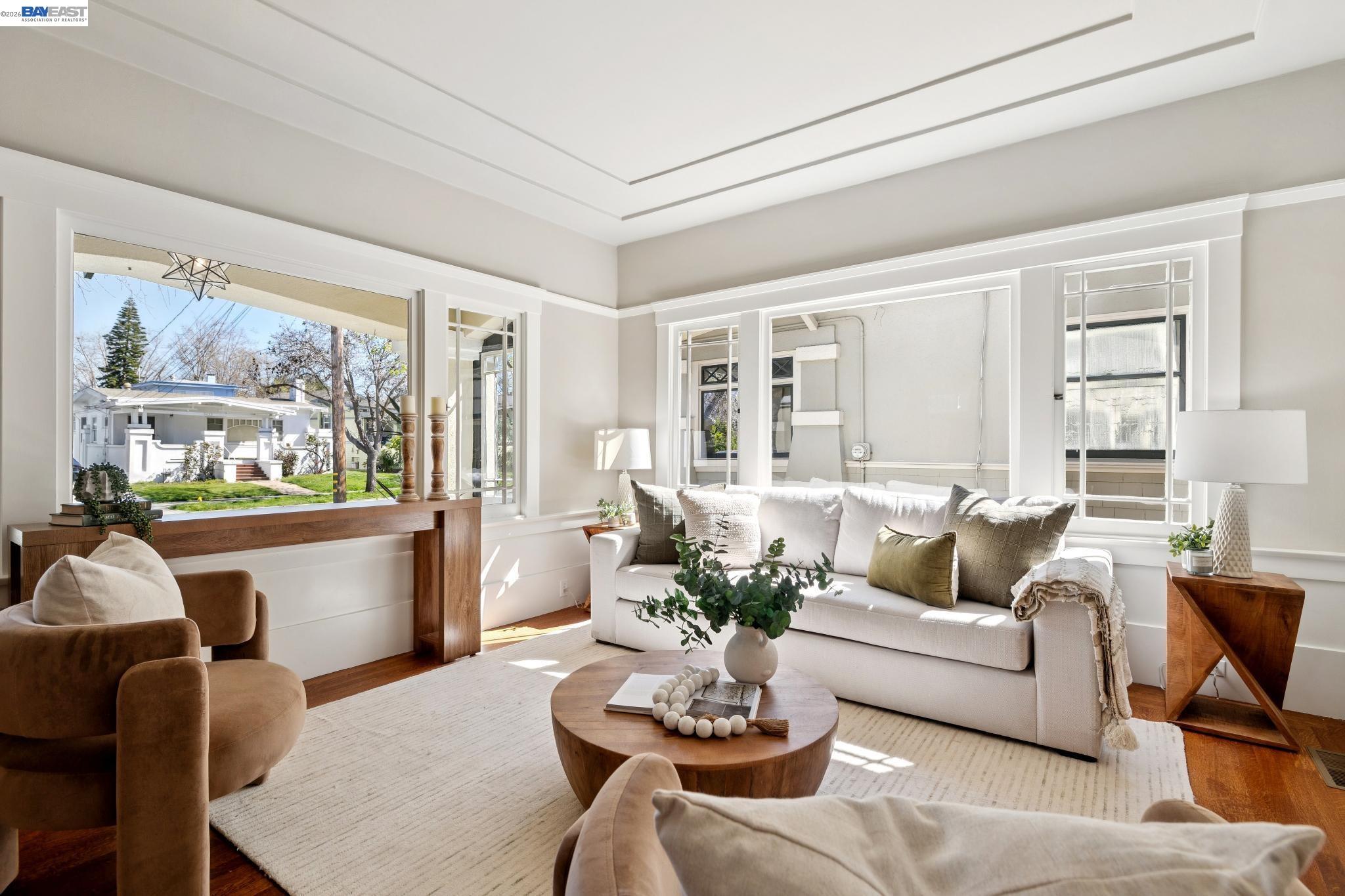 Detail Gallery Image 10 of 56 For 3226 Fairview Ave, Alameda,  CA 94501 - 3 Beds | 2/1 Baths