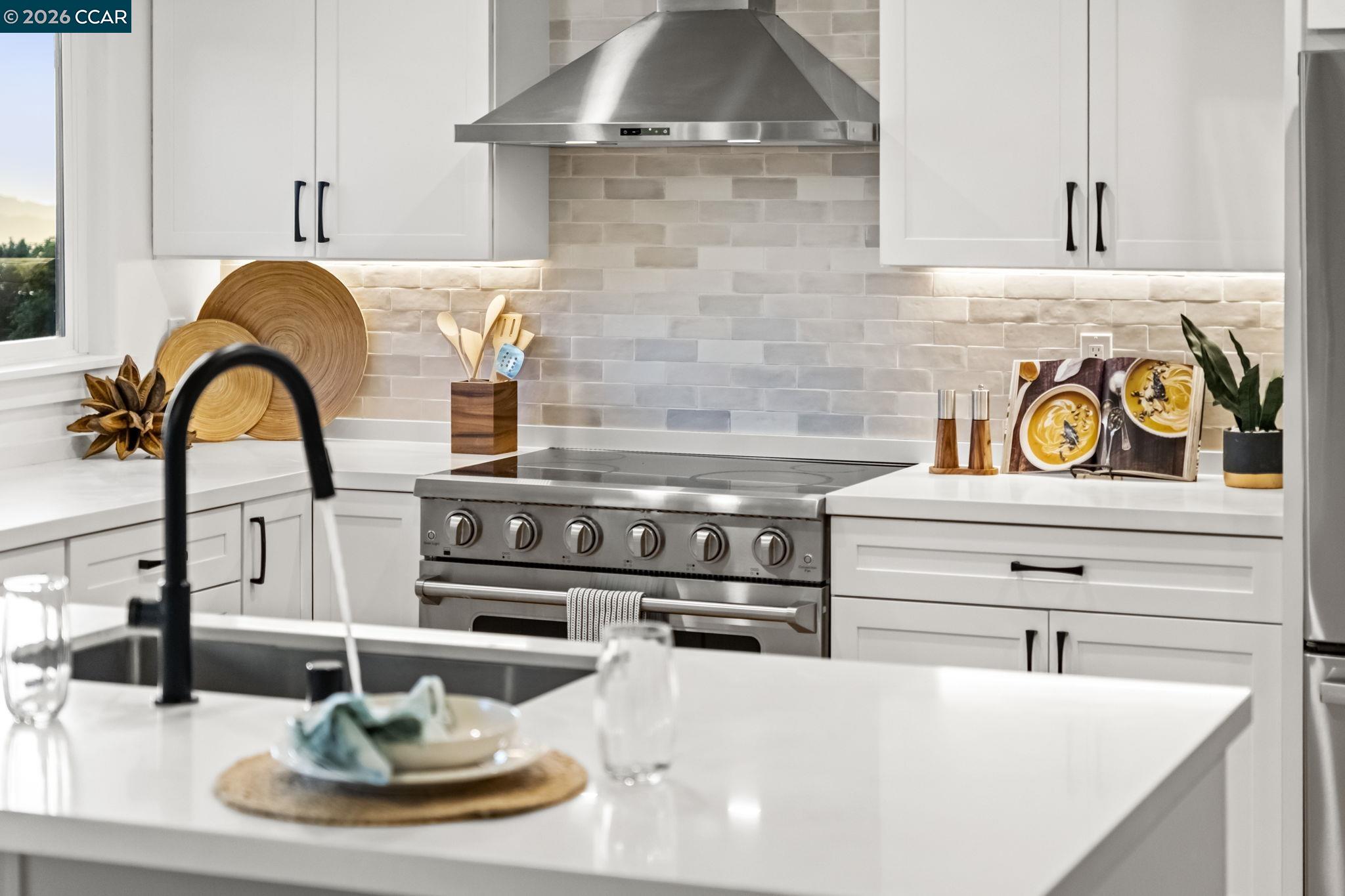 Detail Gallery Image 12 of 57 For 1160 Miller, Berkeley,  CA 94708 - 4 Beds | 3 Baths