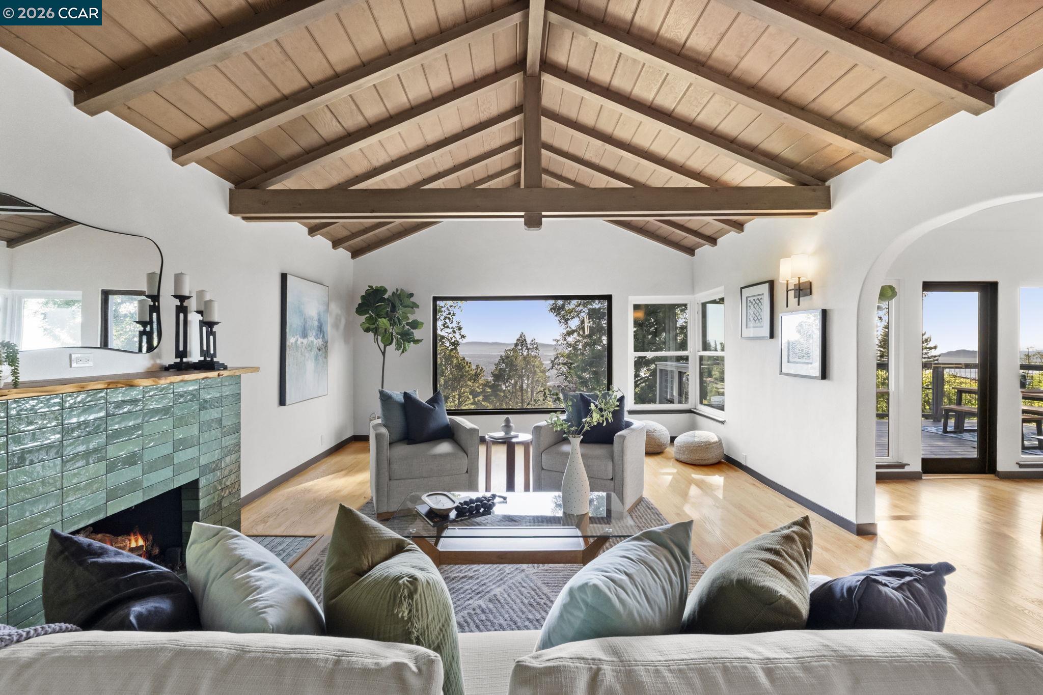 Detail Gallery Image 5 of 57 For 1160 Miller, Berkeley,  CA 94708 - 4 Beds | 3 Baths