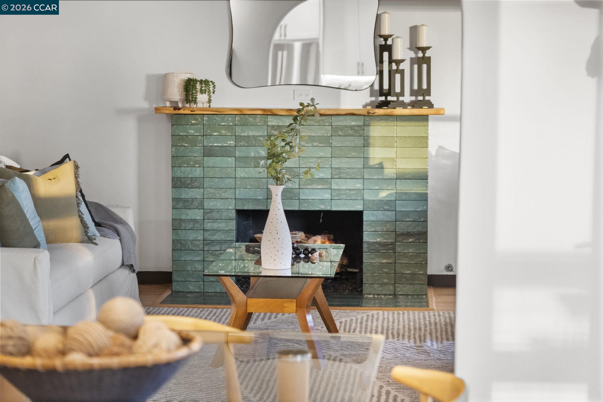 Detail Gallery Image 8 of 57 For 1160 Miller, Berkeley,  CA 94708 - 4 Beds | 3 Baths