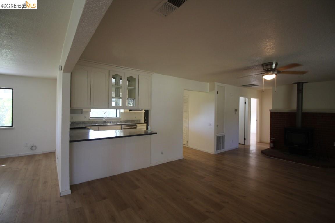 Detail Gallery Image 6 of 20 For 10477 Violetta, Coulterville,  CA 95311 - 2 Beds | 2 Baths