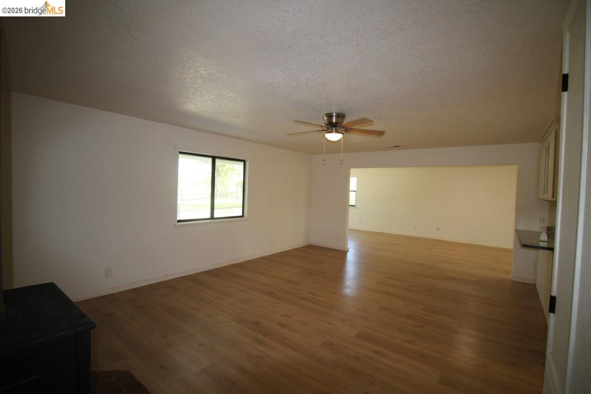 Detail Gallery Image 7 of 20 For 10477 Violetta, Coulterville,  CA 95311 - 2 Beds | 2 Baths