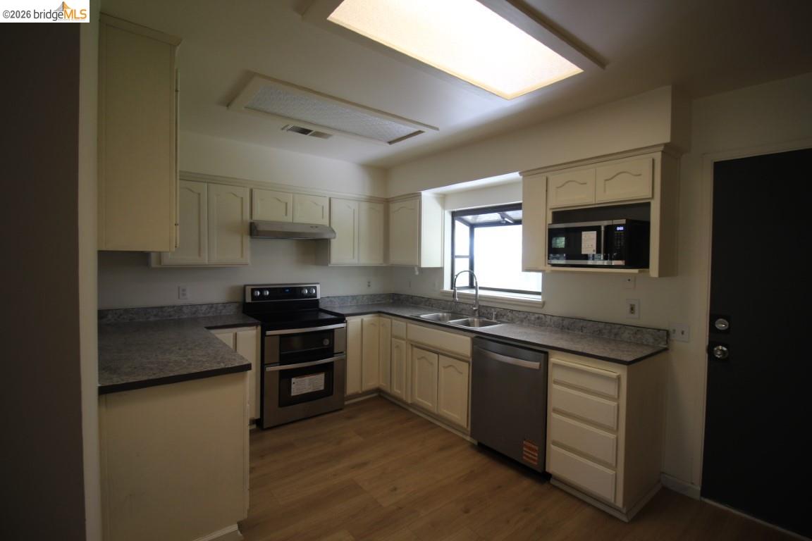 Detail Gallery Image 8 of 20 For 10477 Violetta, Coulterville,  CA 95311 - 2 Beds | 2 Baths