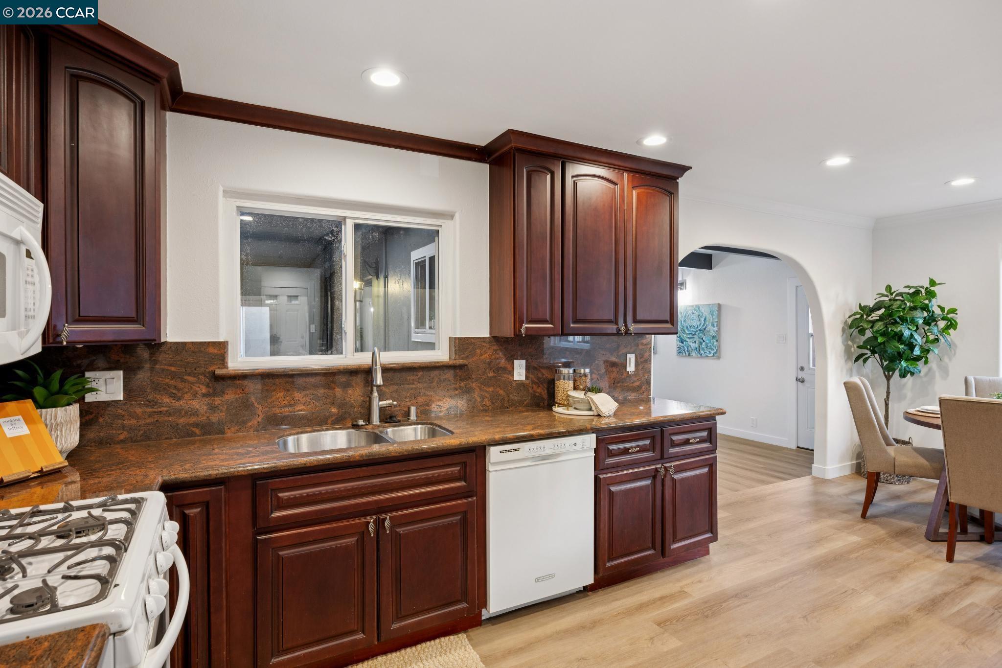 Detail Gallery Image 11 of 29 For 4508 Stevenson Blvd, Fremont,  CA 94538 - 3 Beds | 2/1 Baths