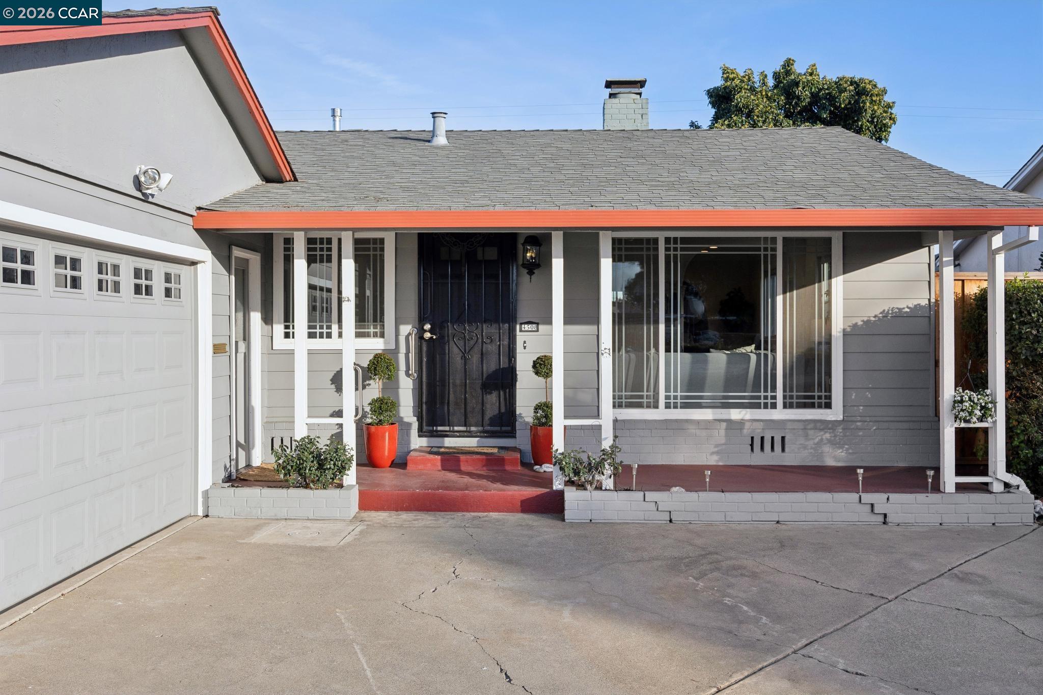 Detail Gallery Image 4 of 29 For 4508 Stevenson Blvd, Fremont,  CA 94538 - 3 Beds | 2/1 Baths