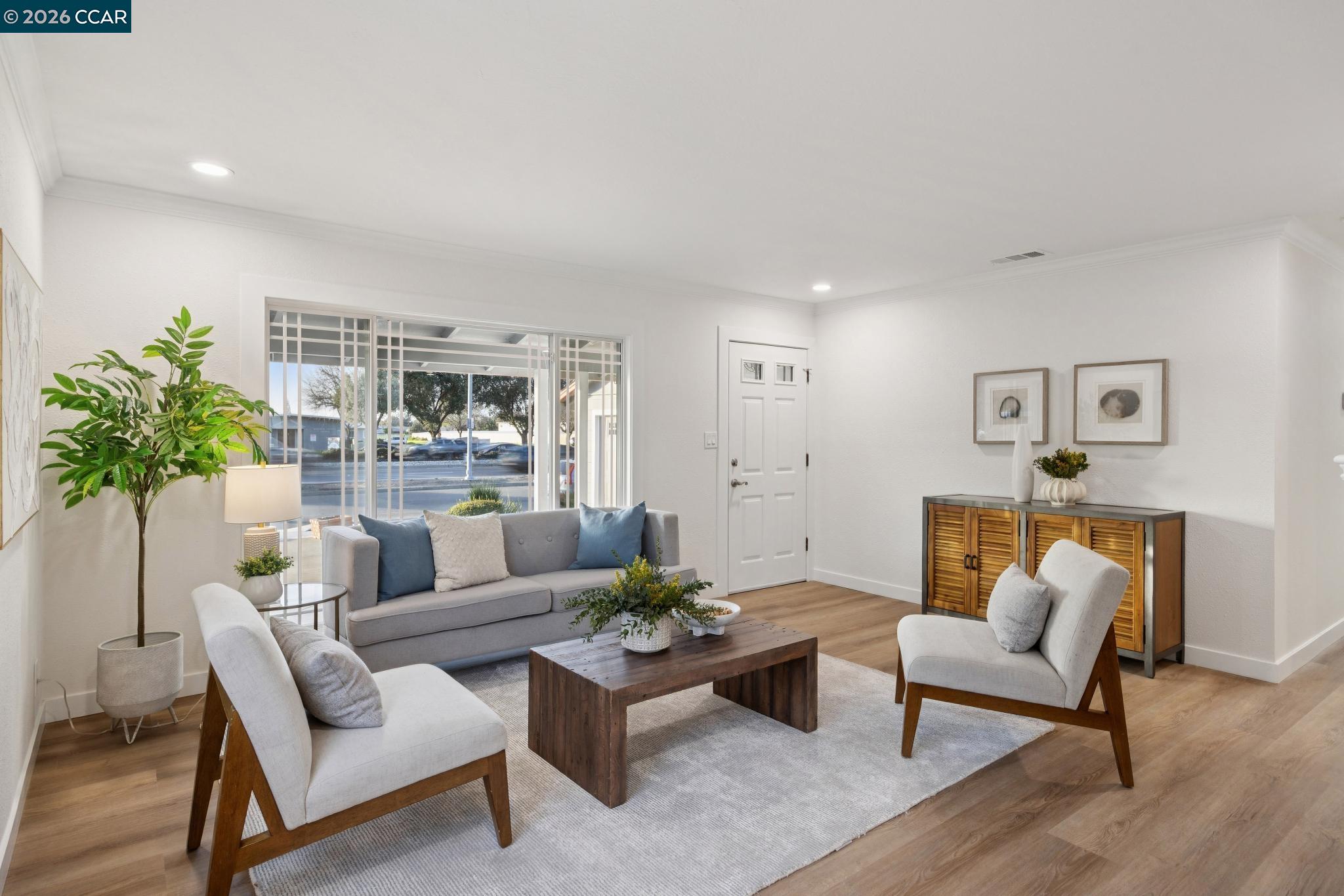 Detail Gallery Image 5 of 29 For 4508 Stevenson Blvd, Fremont,  CA 94538 - 3 Beds | 2/1 Baths