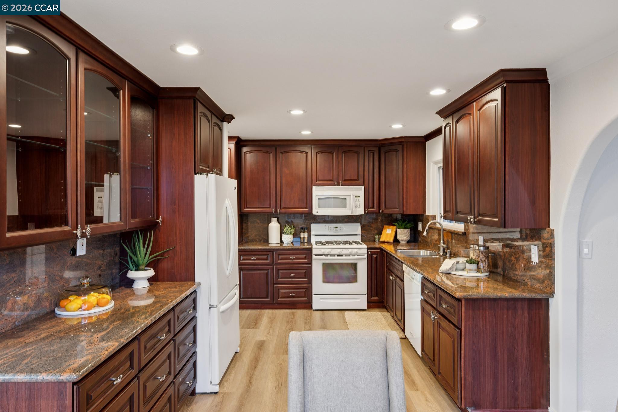 Detail Gallery Image 8 of 29 For 4508 Stevenson Blvd, Fremont,  CA 94538 - 3 Beds | 2/1 Baths