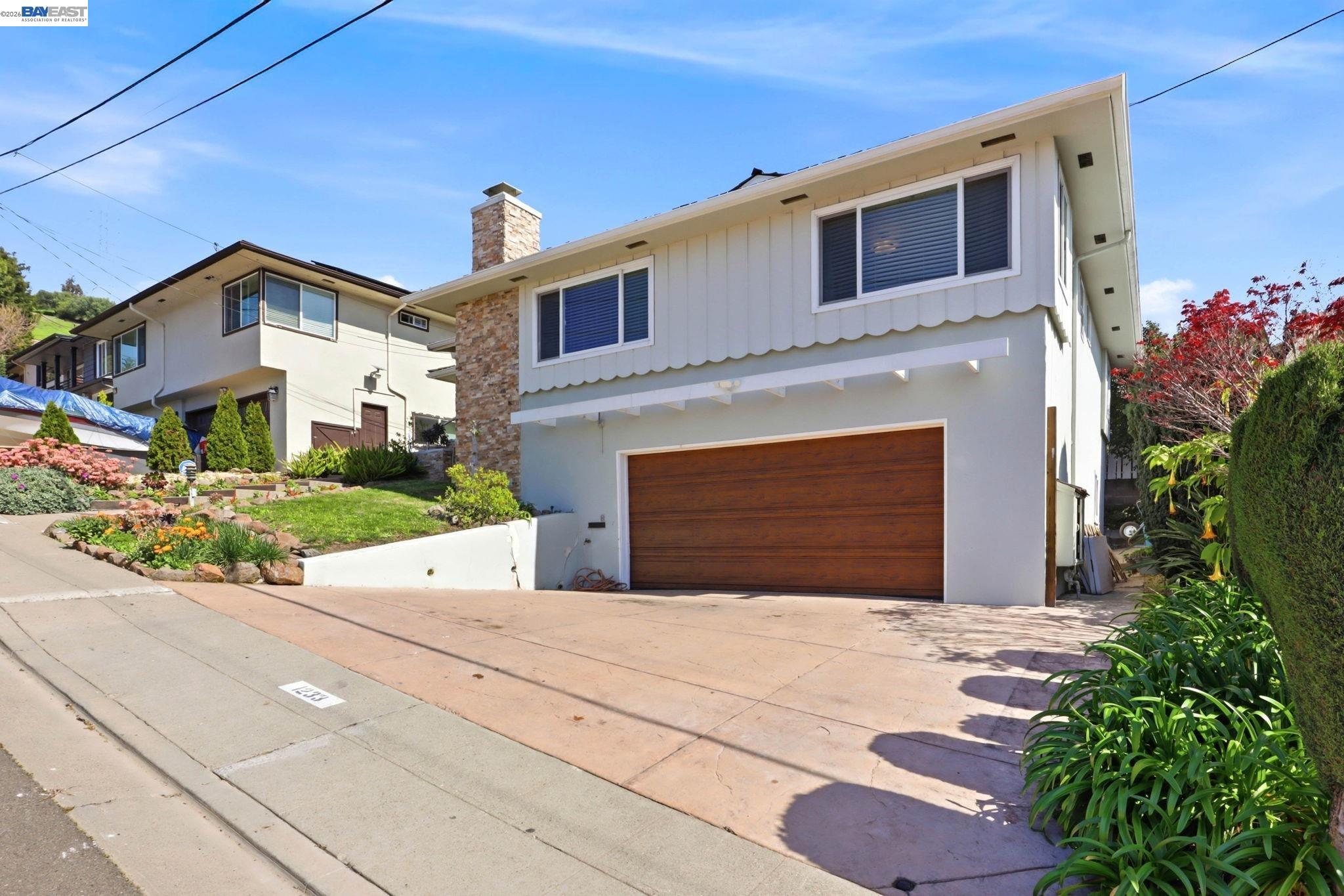 Detail Gallery Image 2 of 38 For 1233 Benedict Ct, San Leandro,  CA 94577 - 3 Beds | 2 Baths