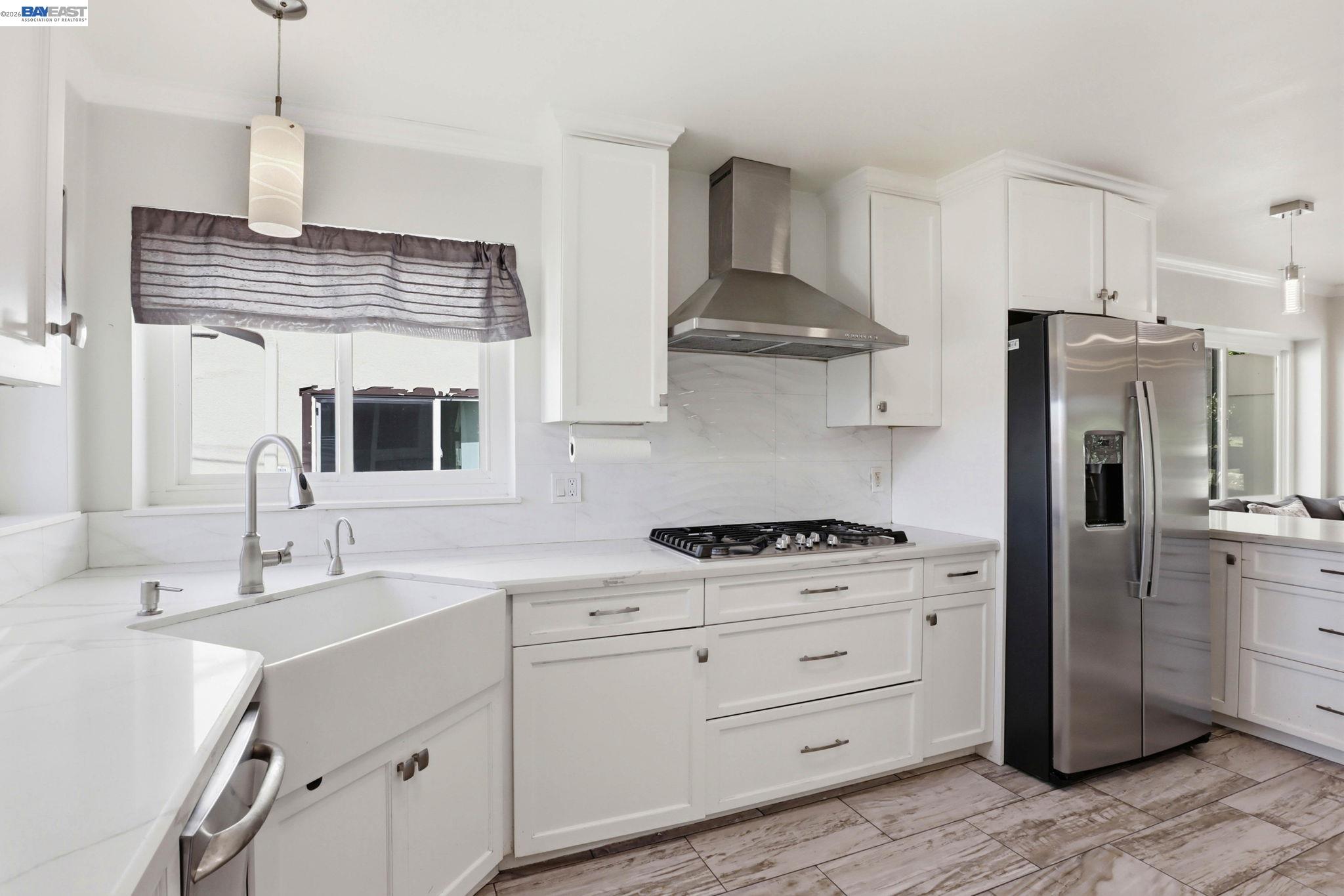 Detail Gallery Image 11 of 38 For 1233 Benedict Ct, San Leandro,  CA 94577 - 3 Beds | 2 Baths