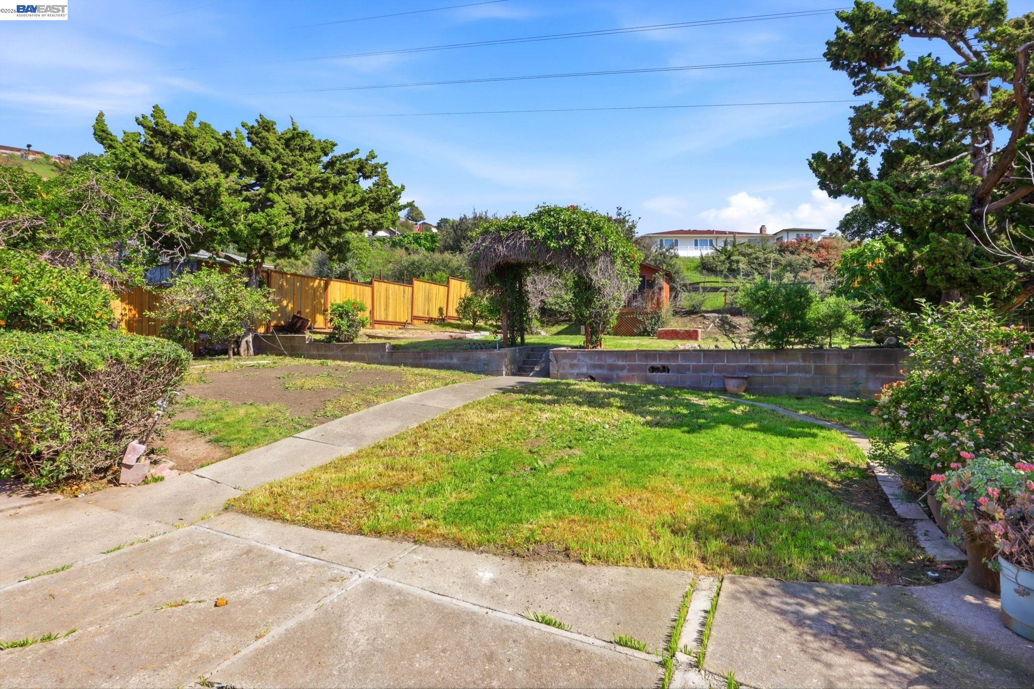 Detail Gallery Image 33 of 38 For 1233 Benedict Ct, San Leandro,  CA 94577 - 3 Beds | 2 Baths