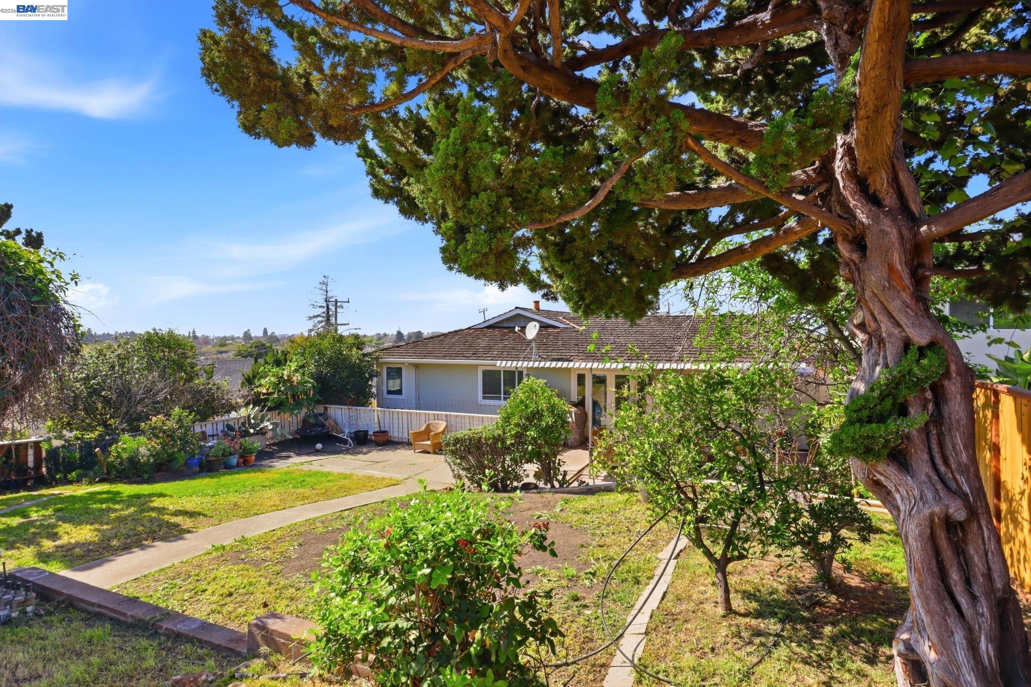 Detail Gallery Image 35 of 38 For 1233 Benedict Ct, San Leandro,  CA 94577 - 3 Beds | 2 Baths