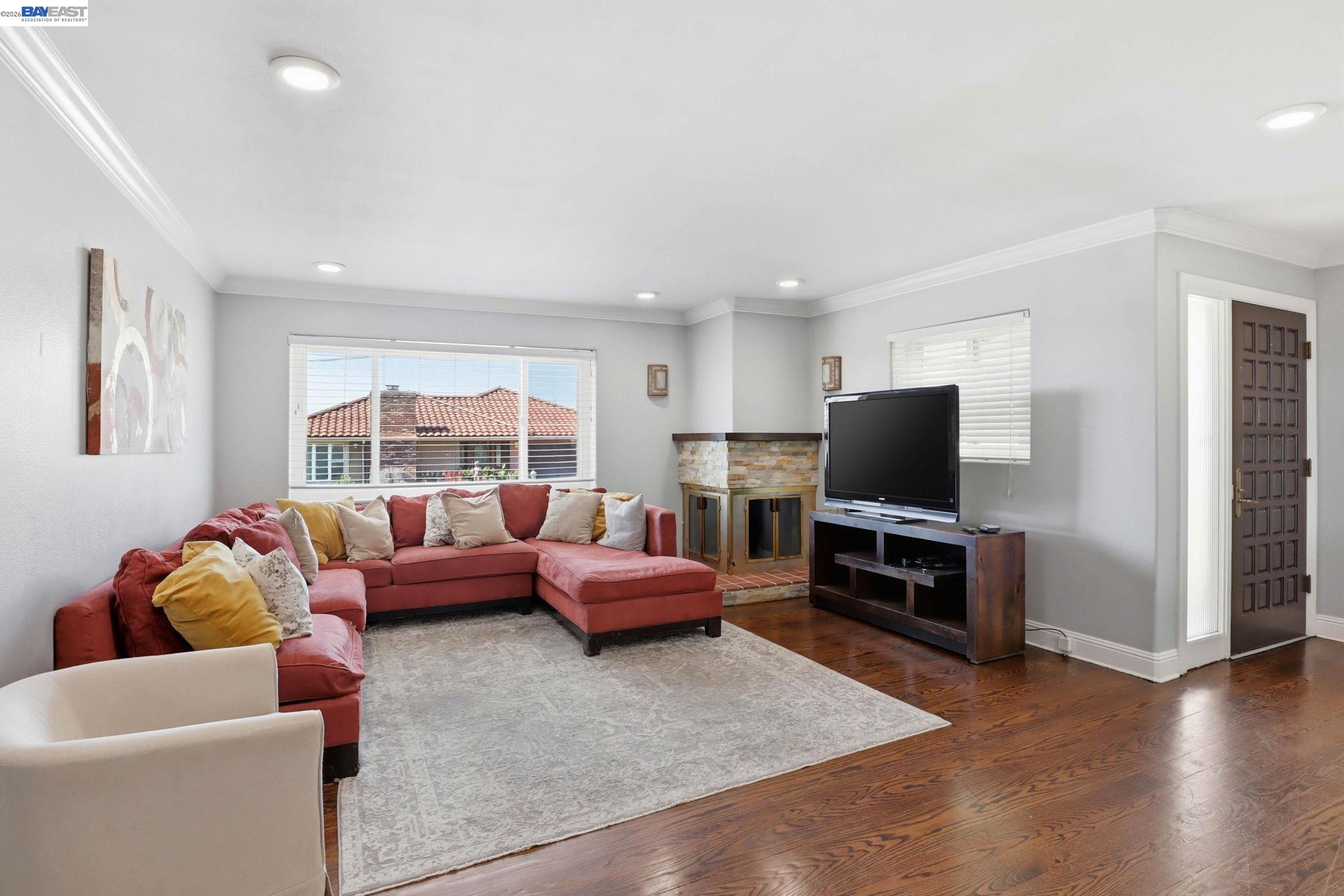 Detail Gallery Image 5 of 38 For 1233 Benedict Ct, San Leandro,  CA 94577 - 3 Beds | 2 Baths