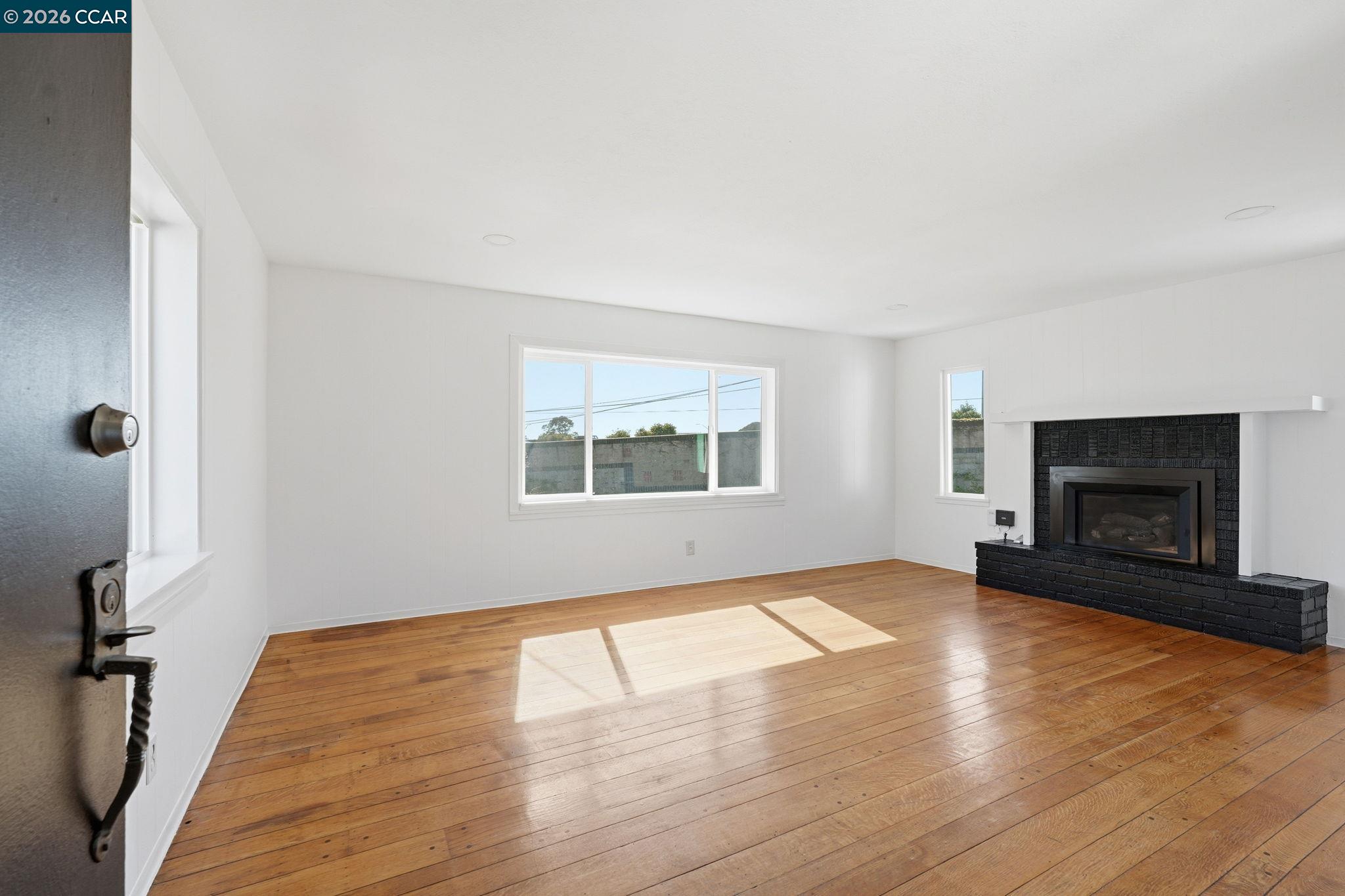 Detail Gallery Image 10 of 55 For 1532 Mariposa St, Richmond,  CA 94804 - – Beds | – Baths