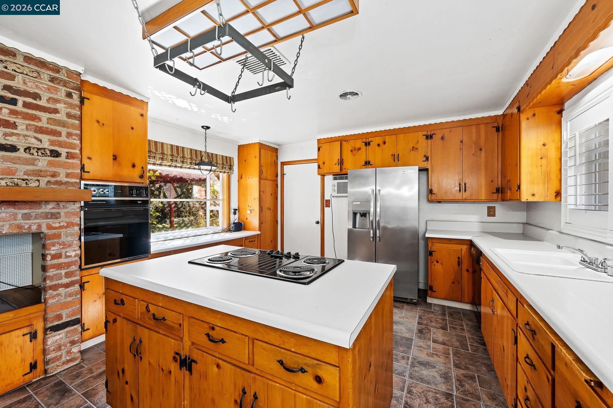 Detail Gallery Image 24 of 47 For 1174 Saint Francis Dr, Concord,  CA 94518 - 3 Beds | 2 Baths