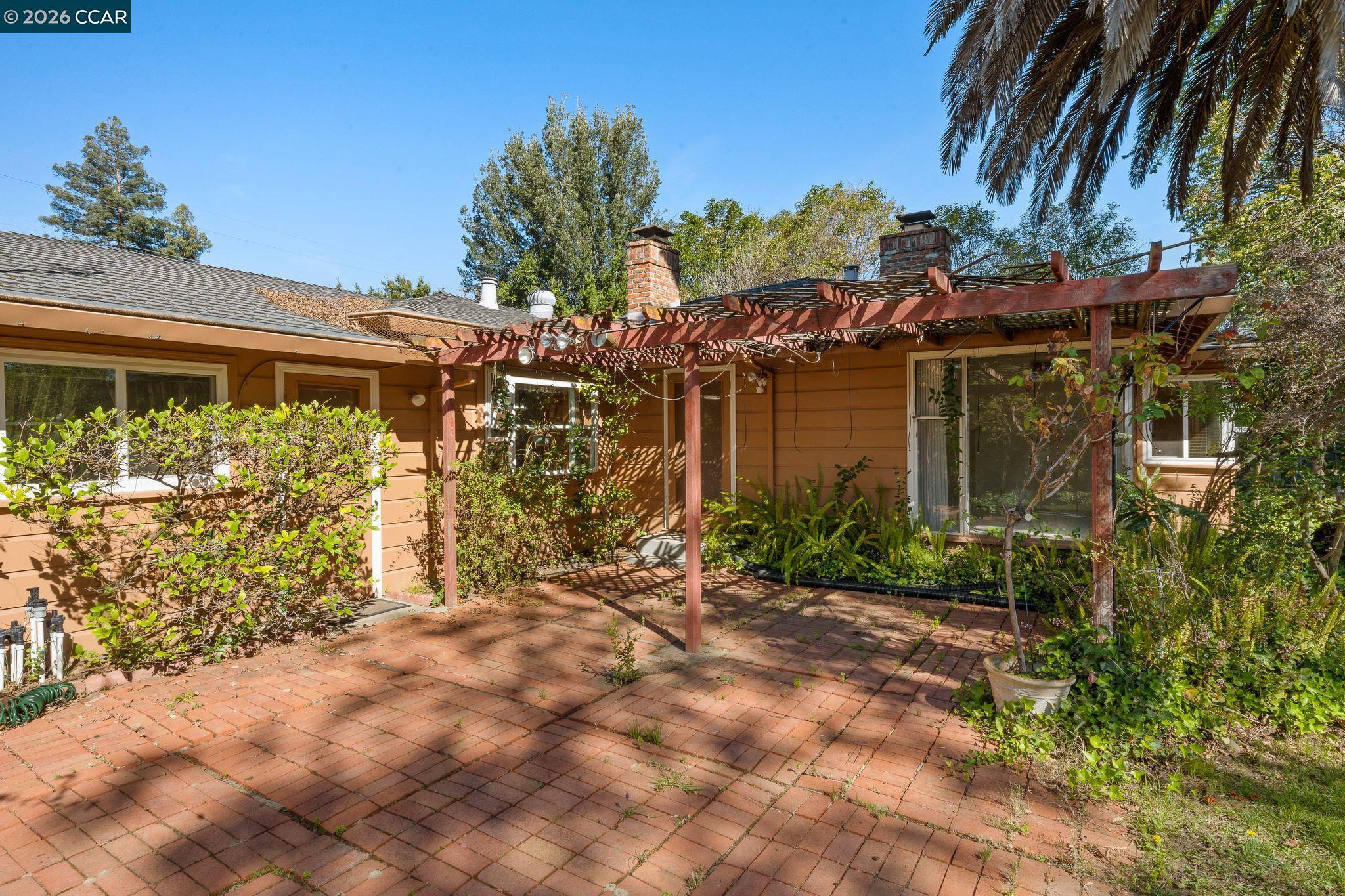 Detail Gallery Image 29 of 47 For 1174 Saint Francis Dr, Concord,  CA 94518 - 3 Beds | 2 Baths