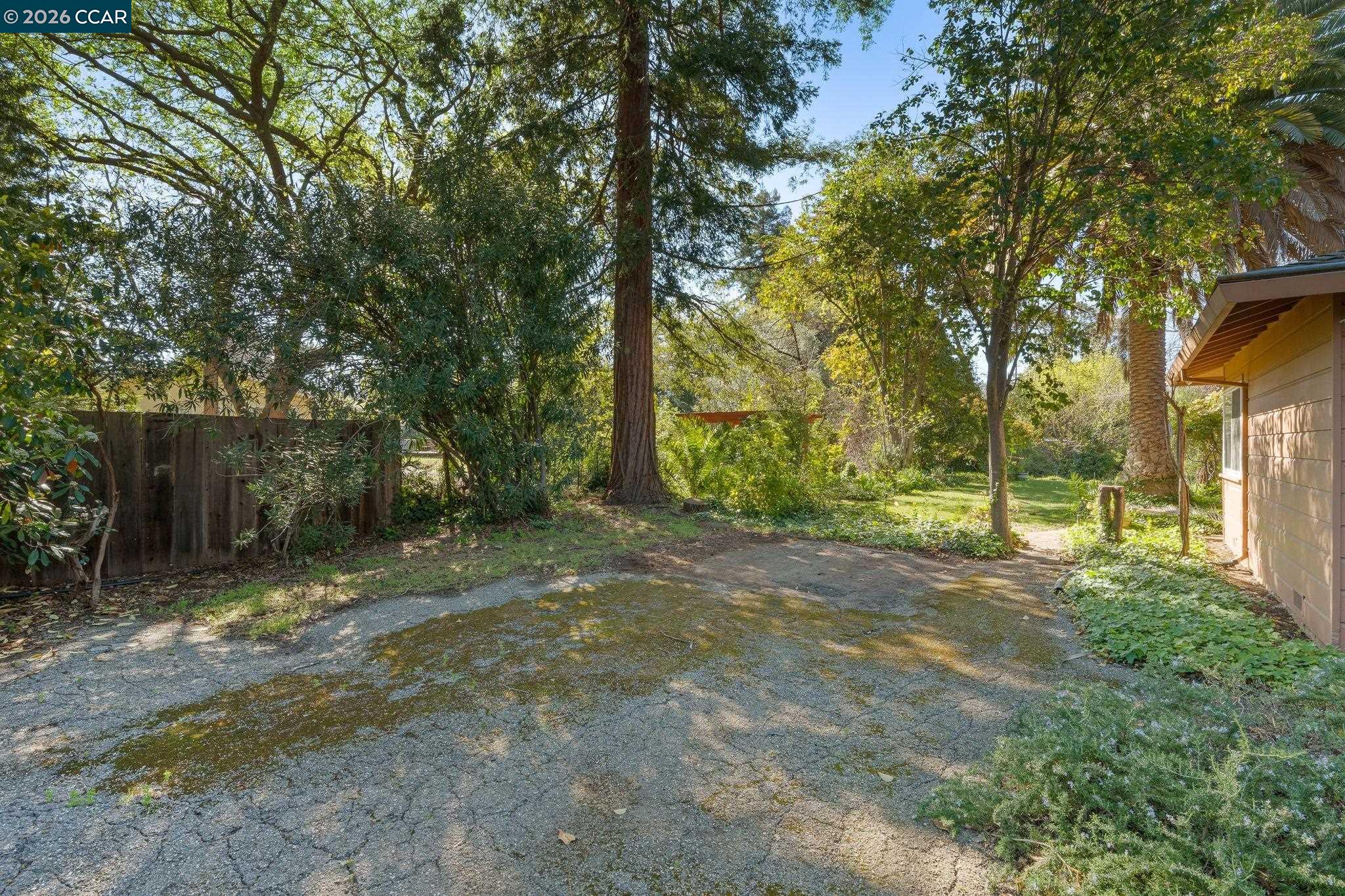 Detail Gallery Image 31 of 47 For 1174 Saint Francis Dr, Concord,  CA 94518 - 3 Beds | 2 Baths