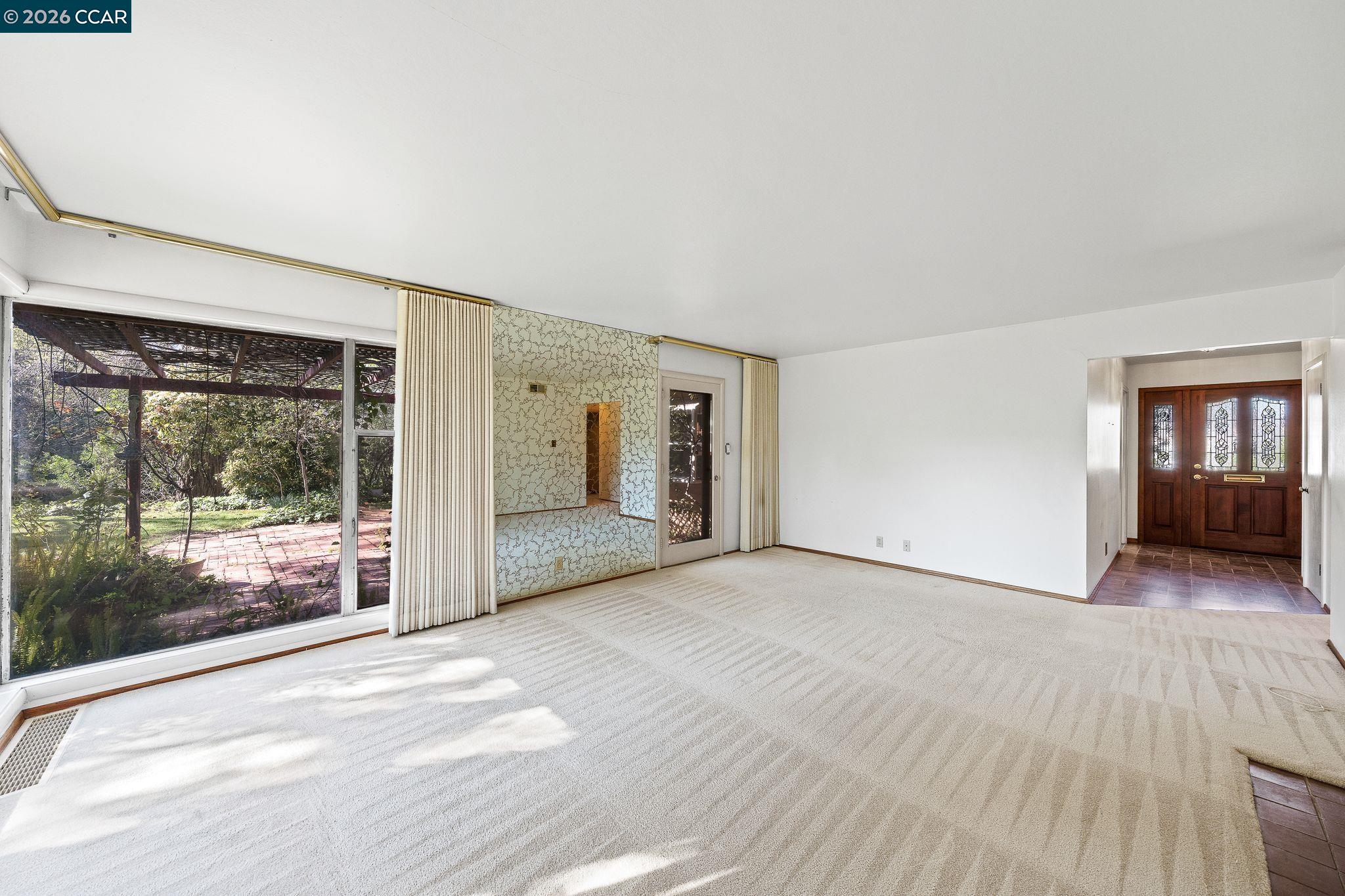 Detail Gallery Image 8 of 47 For 1174 Saint Francis Dr, Concord,  CA 94518 - 3 Beds | 2 Baths