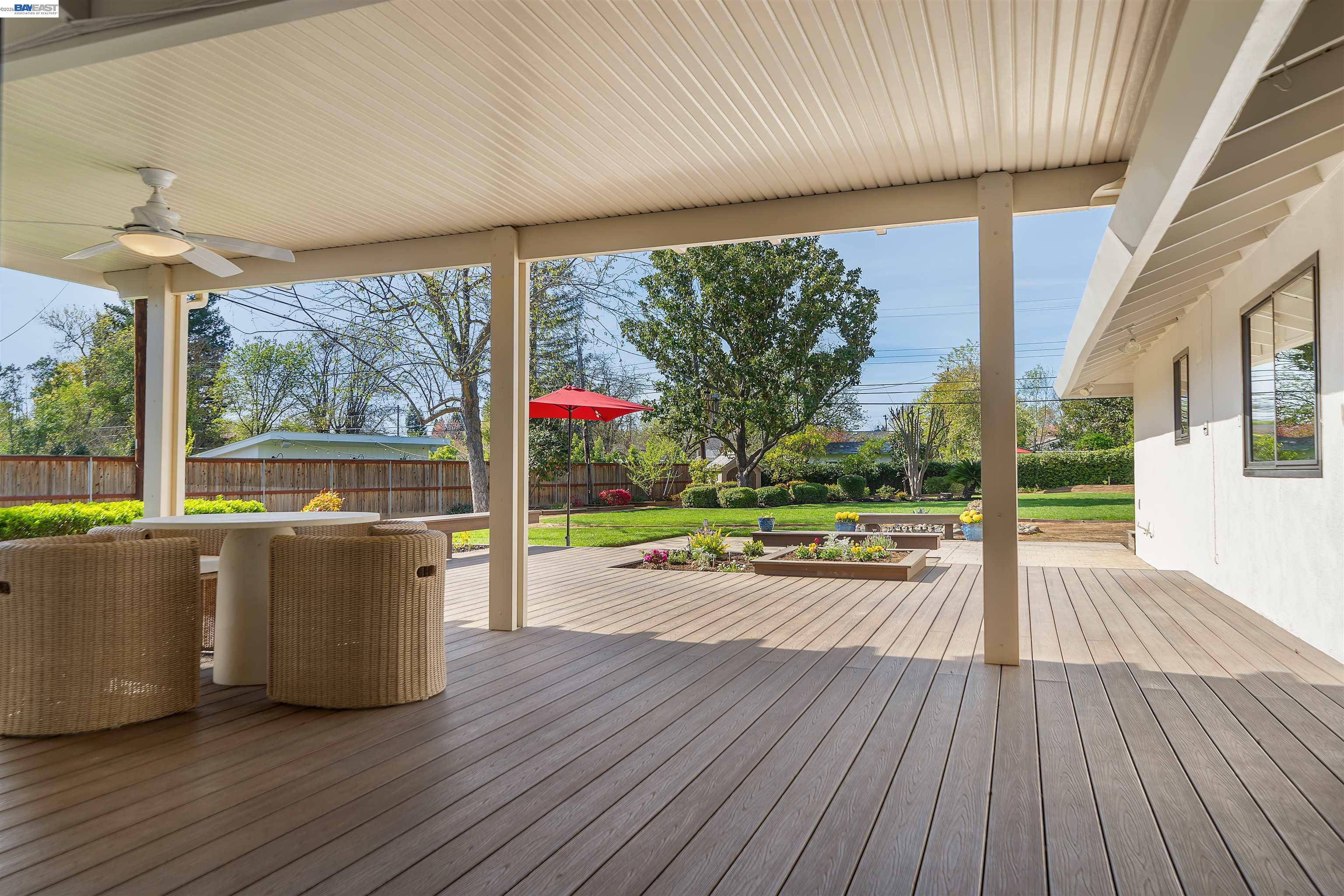 Detail Gallery Image 18 of 52 For 1121 El Sur Way, Sacramento,  CA 95864 - 6 Beds | 4 Baths