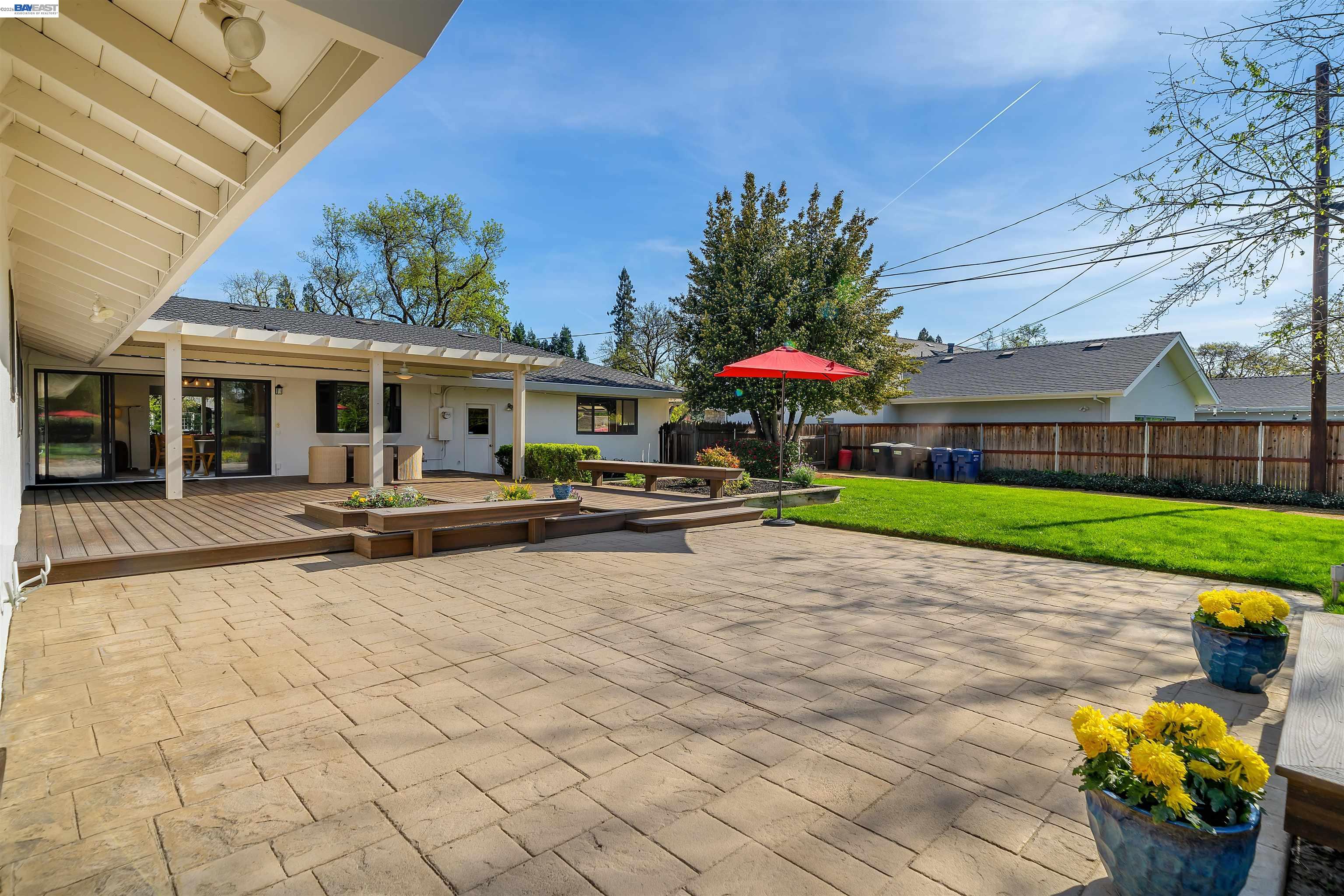 Detail Gallery Image 19 of 52 For 1121 El Sur Way, Sacramento,  CA 95864 - 6 Beds | 4 Baths