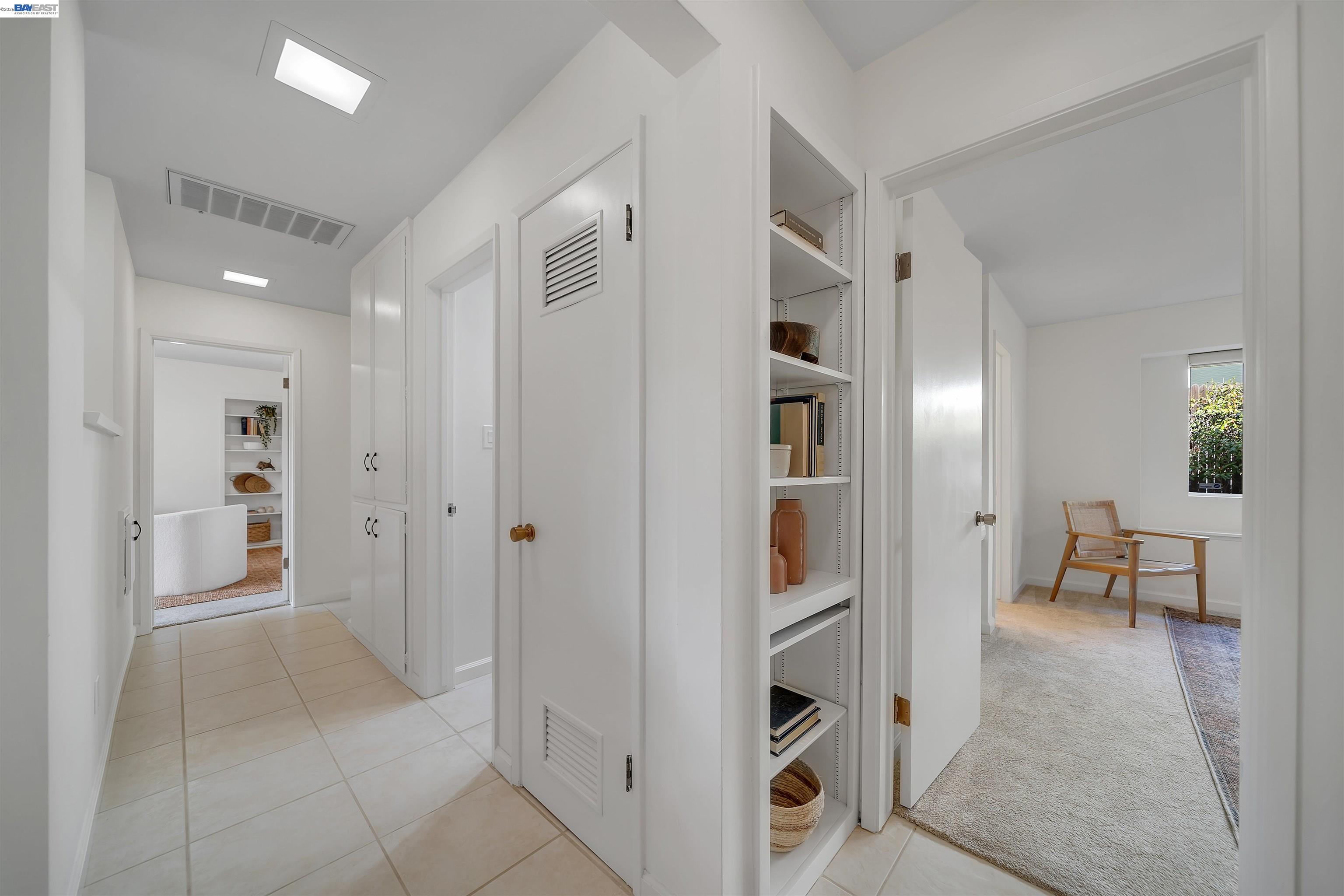 Detail Gallery Image 25 of 52 For 1121 El Sur Way, Sacramento,  CA 95864 - 6 Beds | 4 Baths