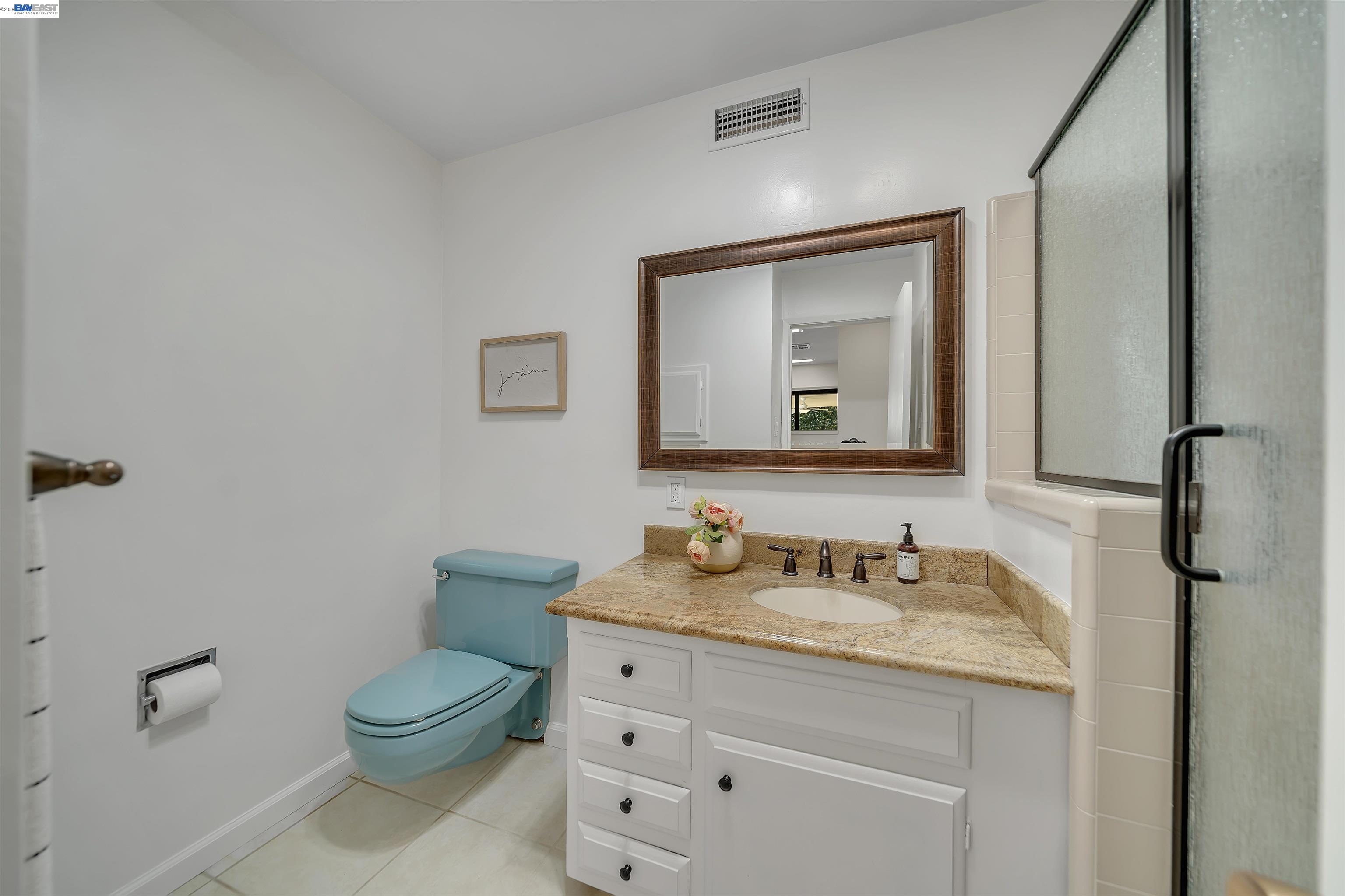 Detail Gallery Image 31 of 52 For 1121 El Sur Way, Sacramento,  CA 95864 - 6 Beds | 4 Baths