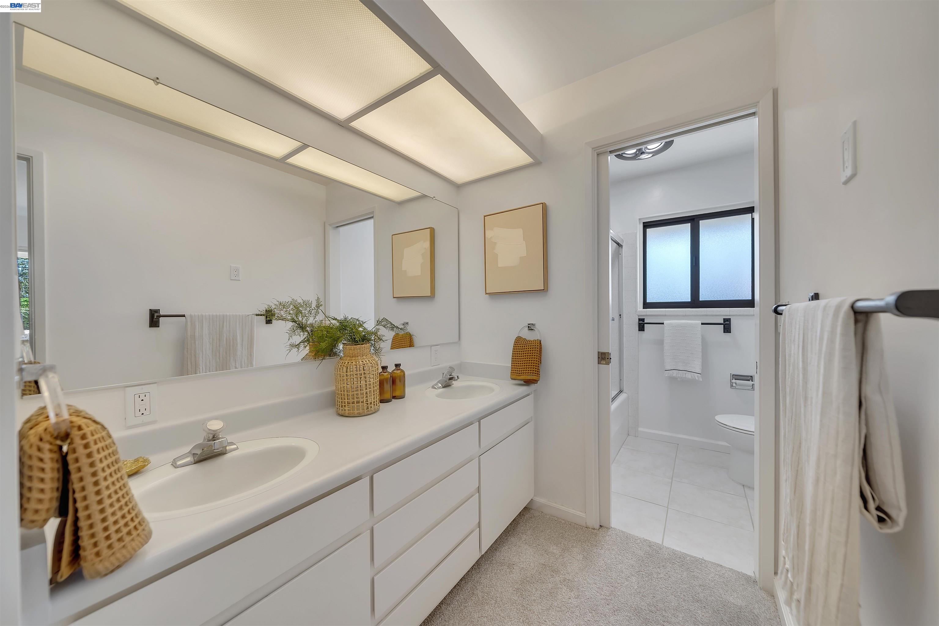 Detail Gallery Image 39 of 52 For 1121 El Sur Way, Sacramento,  CA 95864 - 6 Beds | 4 Baths