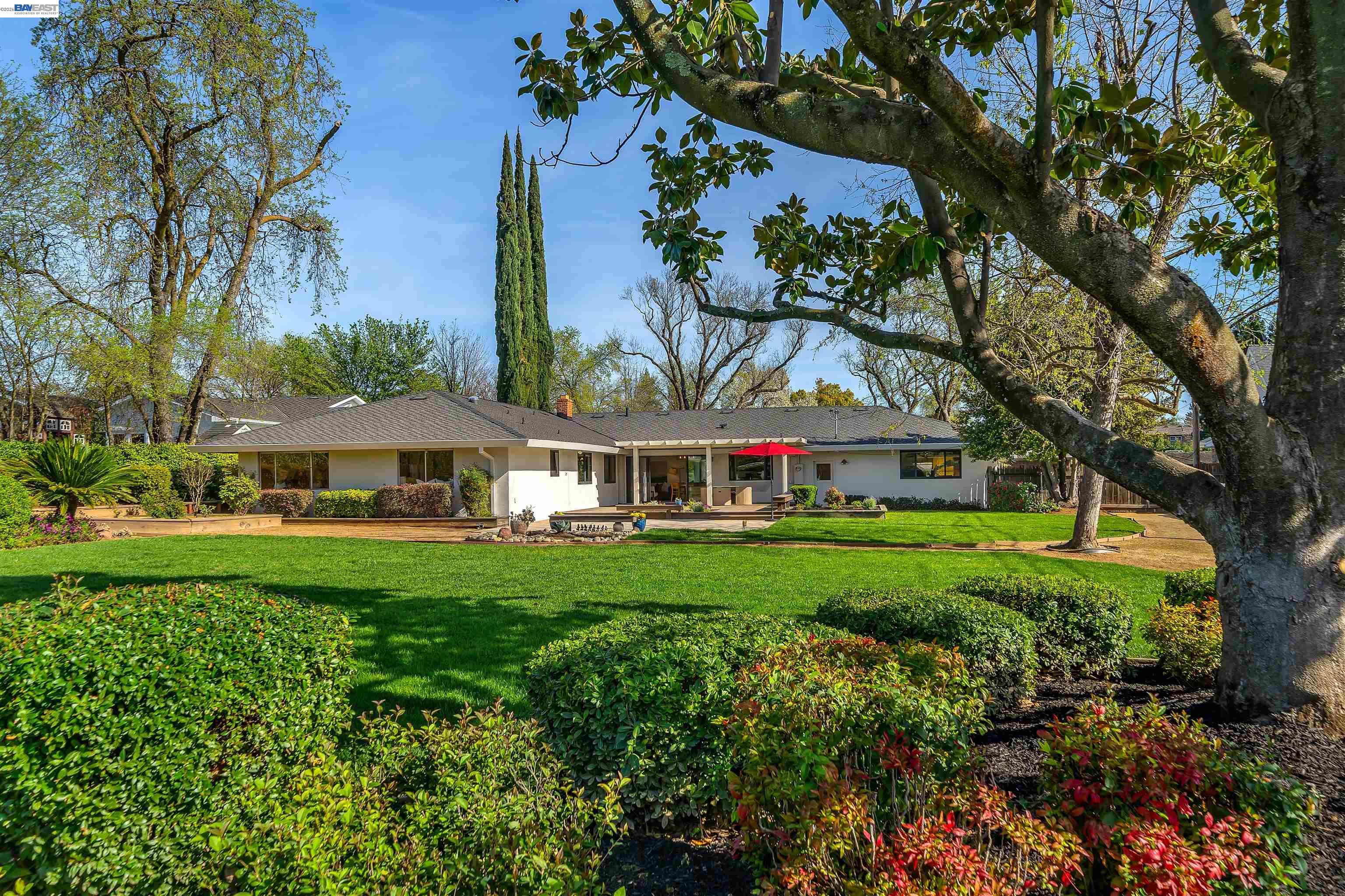 Detail Gallery Image 40 of 52 For 1121 El Sur Way, Sacramento,  CA 95864 - 6 Beds | 4 Baths