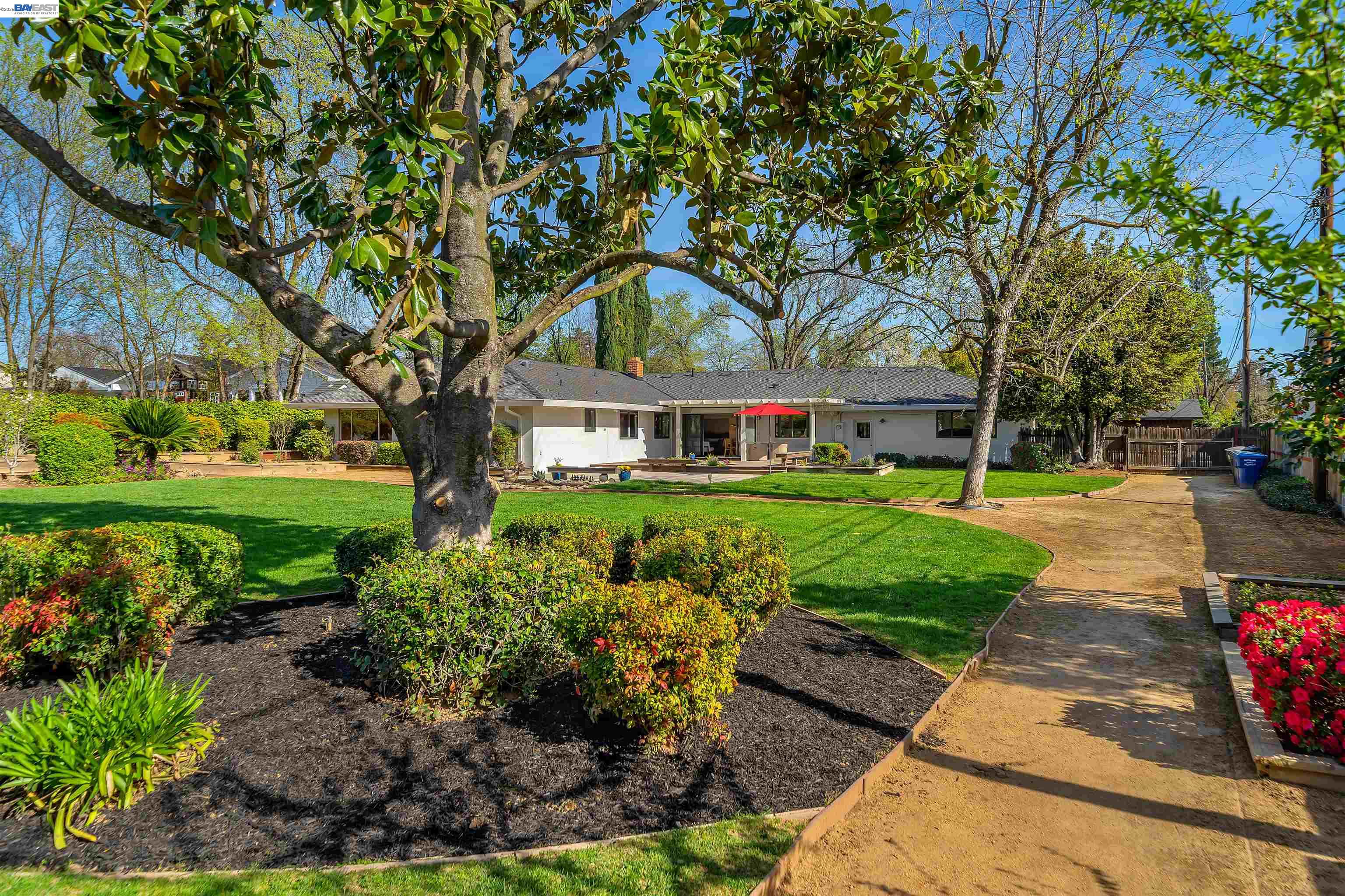 Detail Gallery Image 44 of 52 For 1121 El Sur Way, Sacramento,  CA 95864 - 6 Beds | 4 Baths