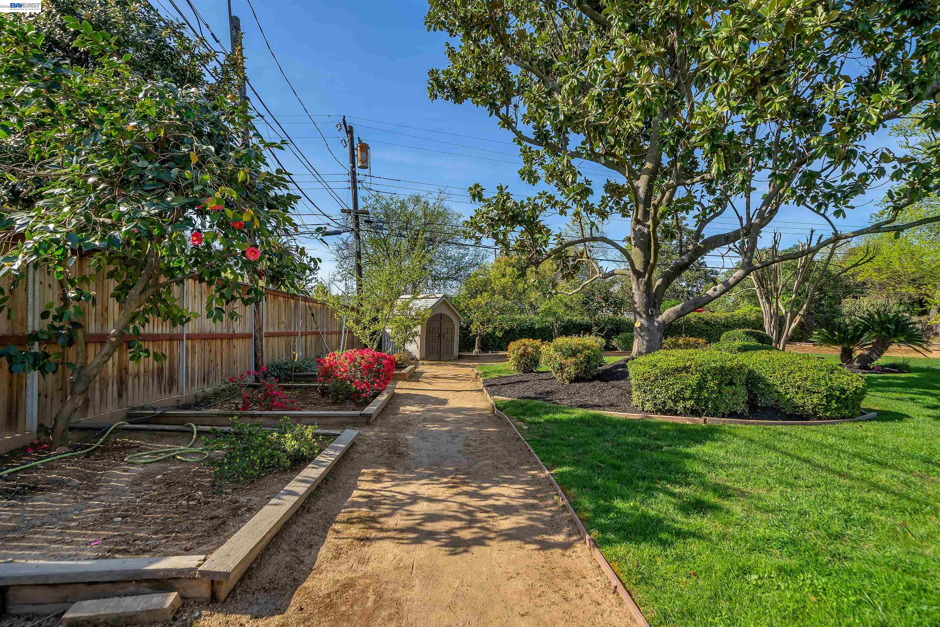 Detail Gallery Image 45 of 52 For 1121 El Sur Way, Sacramento,  CA 95864 - 6 Beds | 4 Baths