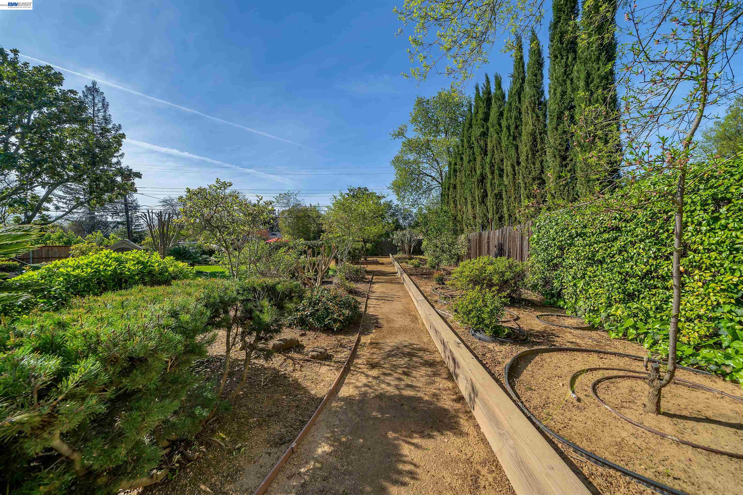 Detail Gallery Image 47 of 52 For 1121 El Sur Way, Sacramento,  CA 95864 - 6 Beds | 4 Baths