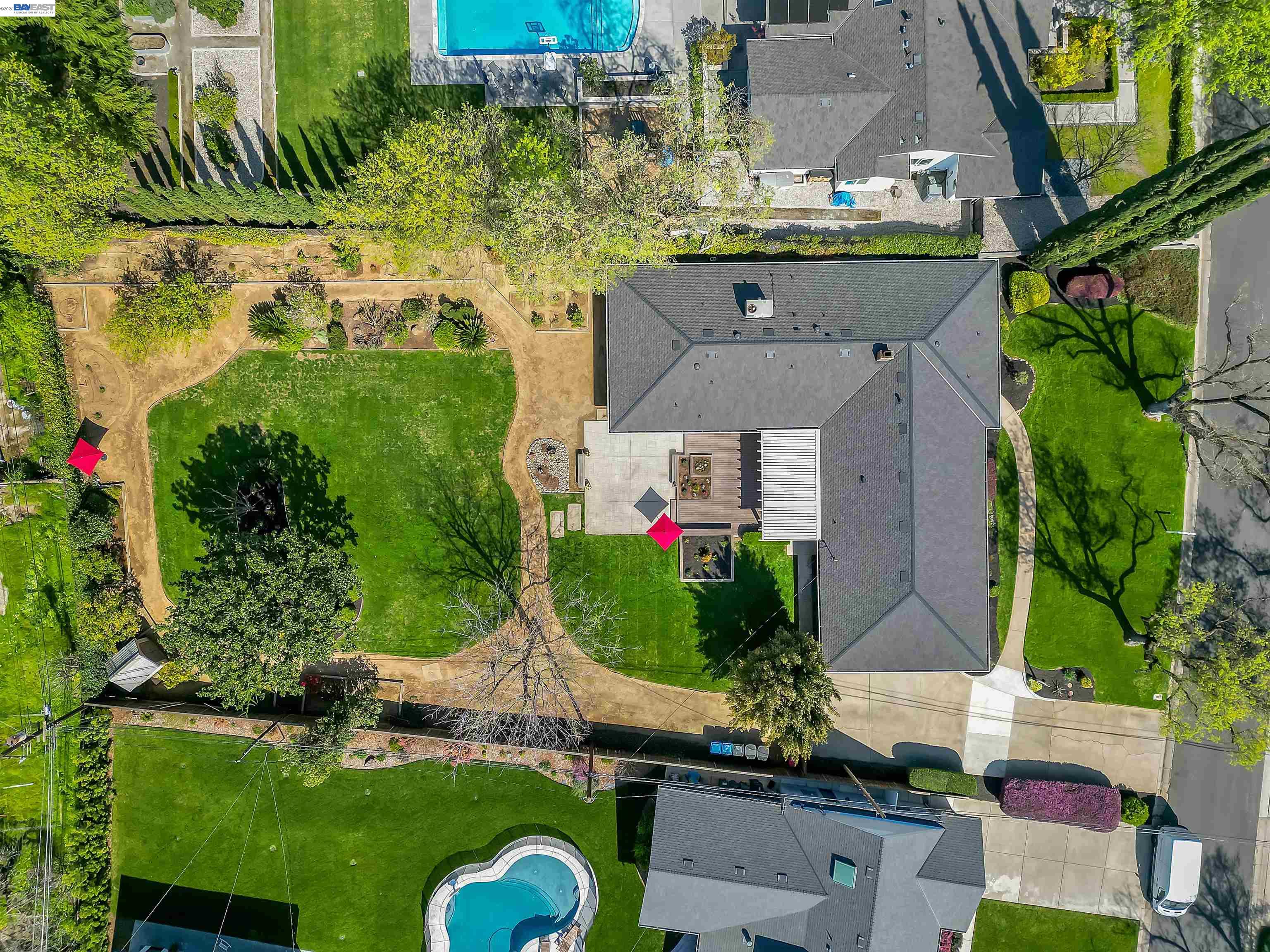 Detail Gallery Image 52 of 52 For 1121 El Sur Way, Sacramento,  CA 95864 - 6 Beds | 4 Baths