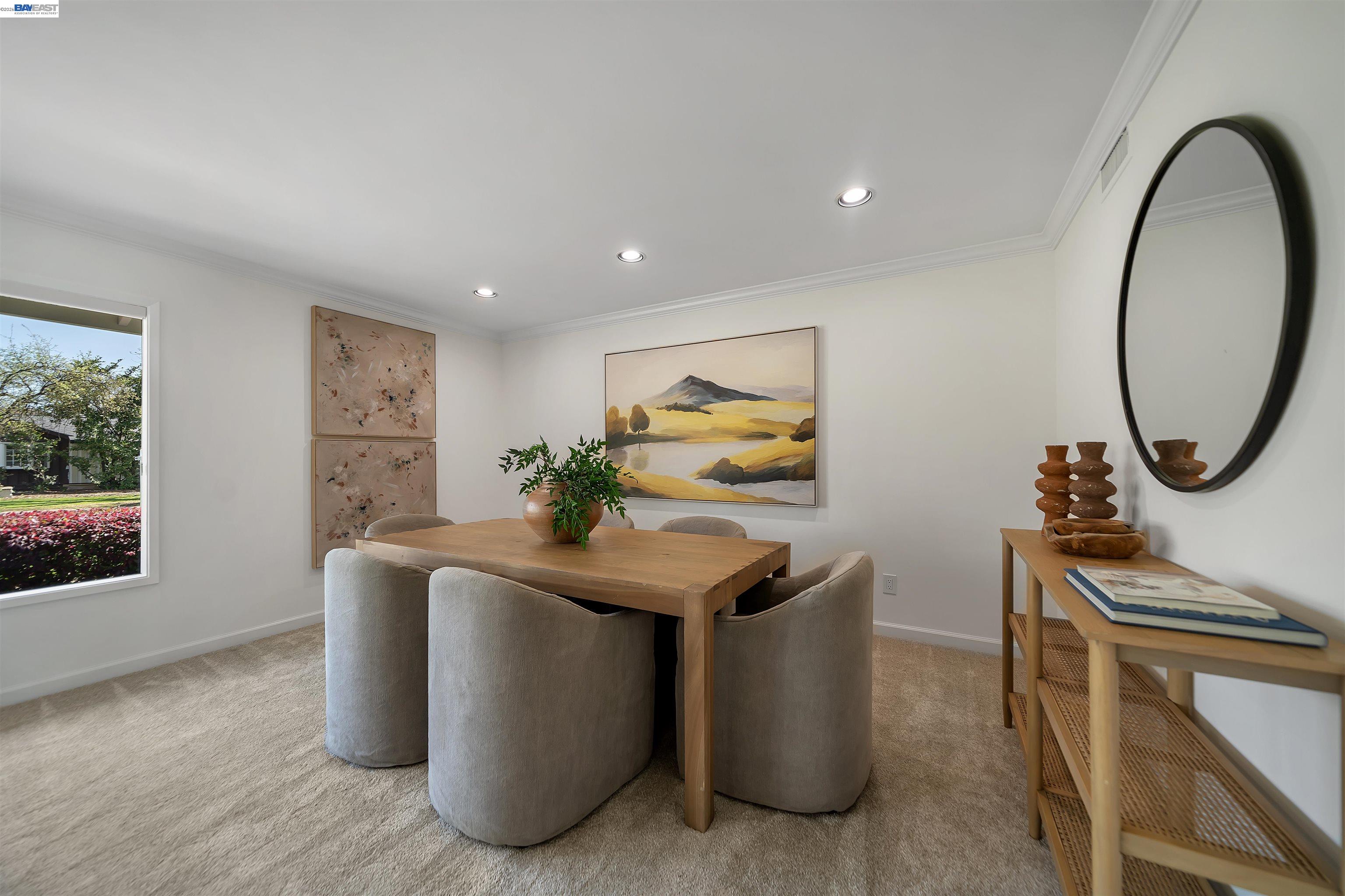 Detail Gallery Image 10 of 52 For 1121 El Sur Way, Sacramento,  CA 95864 - 6 Beds | 4 Baths