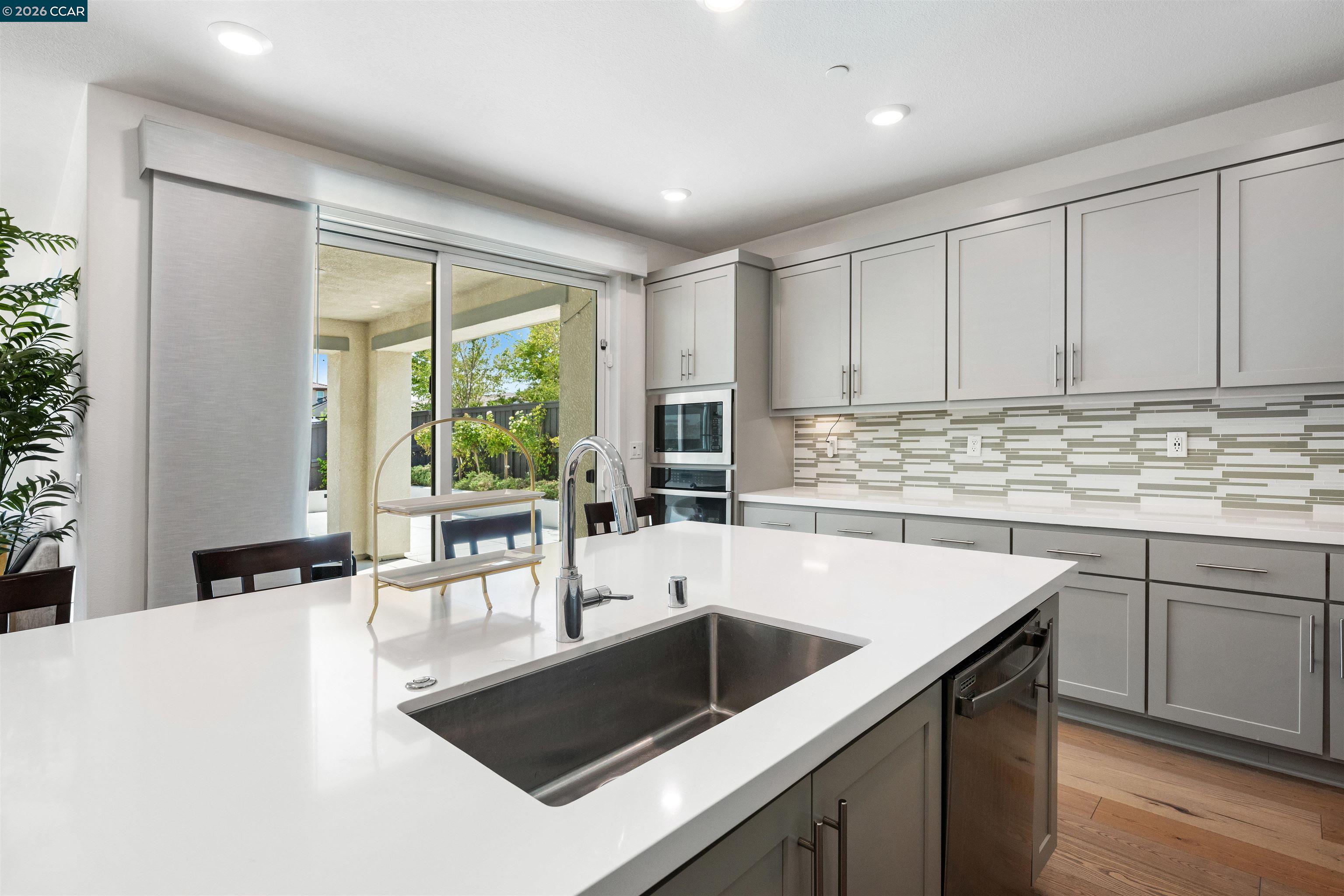 Detail Gallery Image 14 of 46 For 6274 Carousel Ave, Tracy,  CA 95377 - 5 Beds | 4/1 Baths