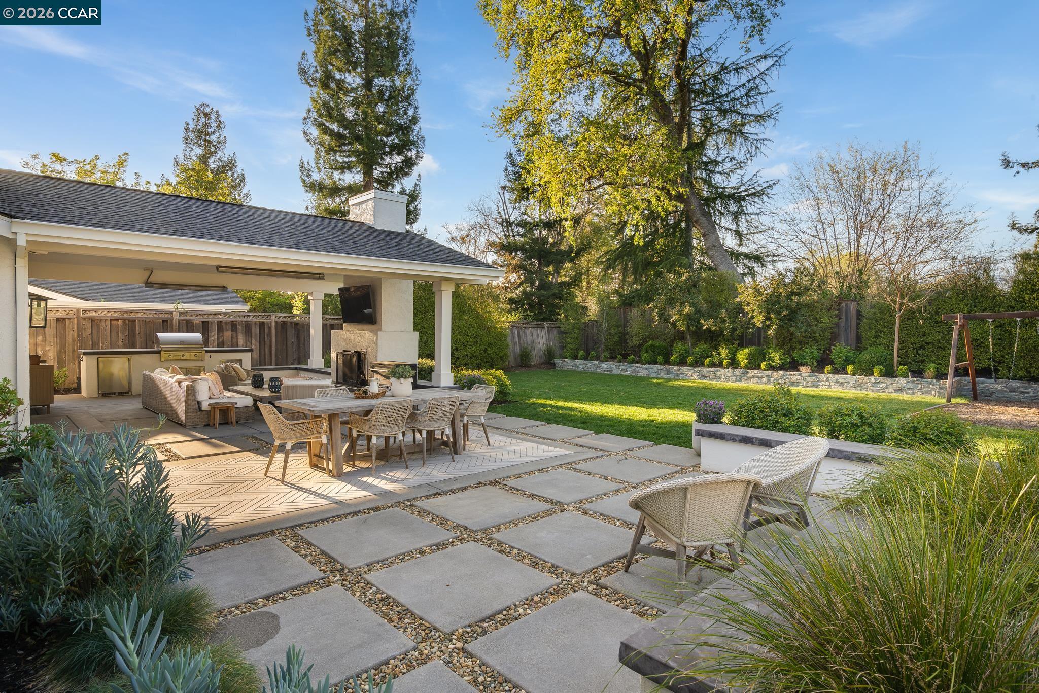 Detail Gallery Image 37 of 52 For 173 Belgian Dr, Danville,  CA 94526 - 5 Beds | 3 Baths