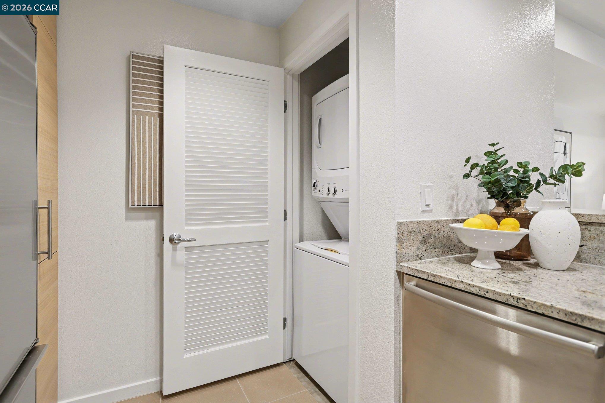 Detail Gallery Image 14 of 30 For 1655 N California Blvd. #242,  Walnut Creek,  CA 94596-4475 - 1 Beds | 1/1 Baths