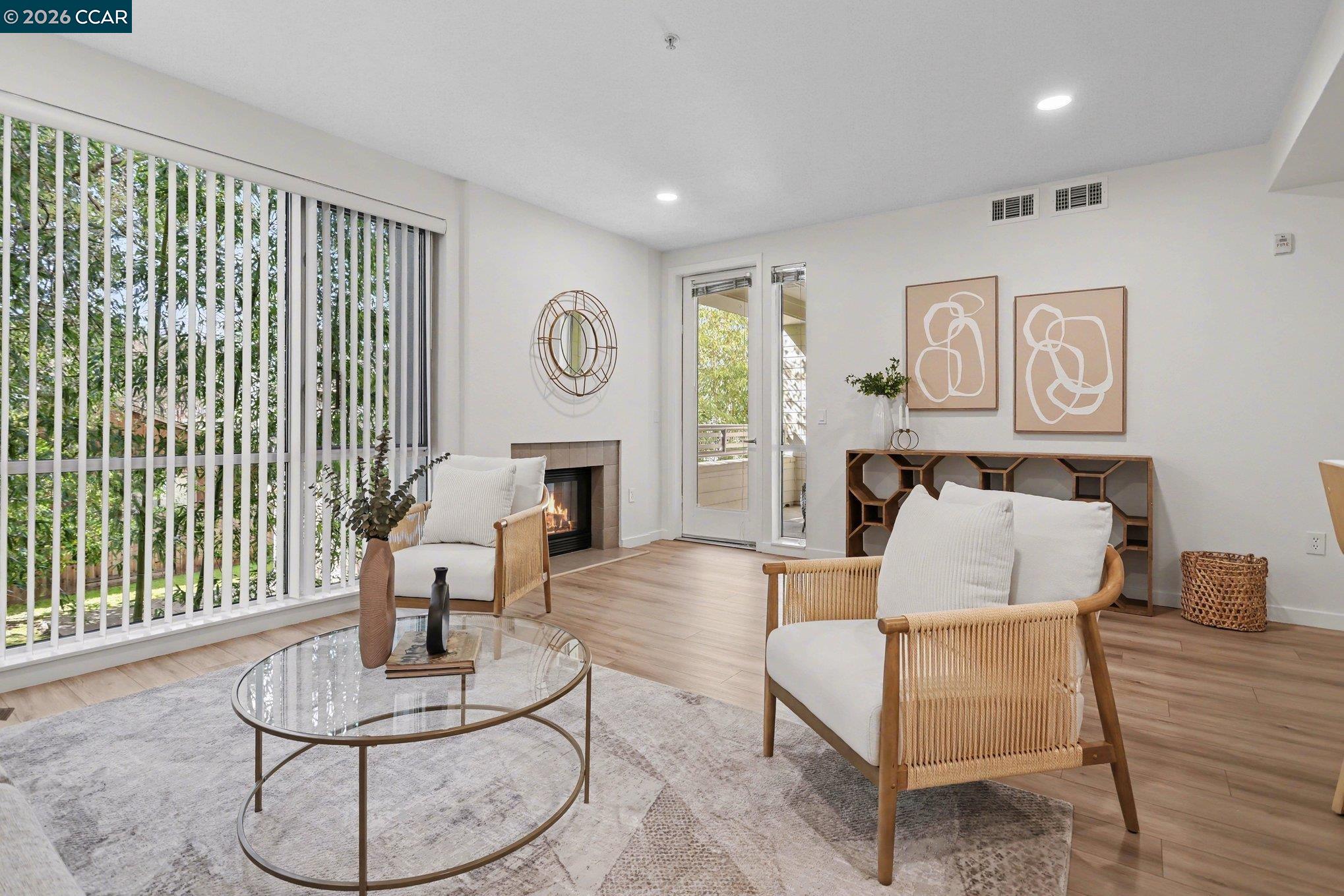 Detail Gallery Image 4 of 30 For 1655 N California Blvd. #242,  Walnut Creek,  CA 94596-4475 - 1 Beds | 1/1 Baths