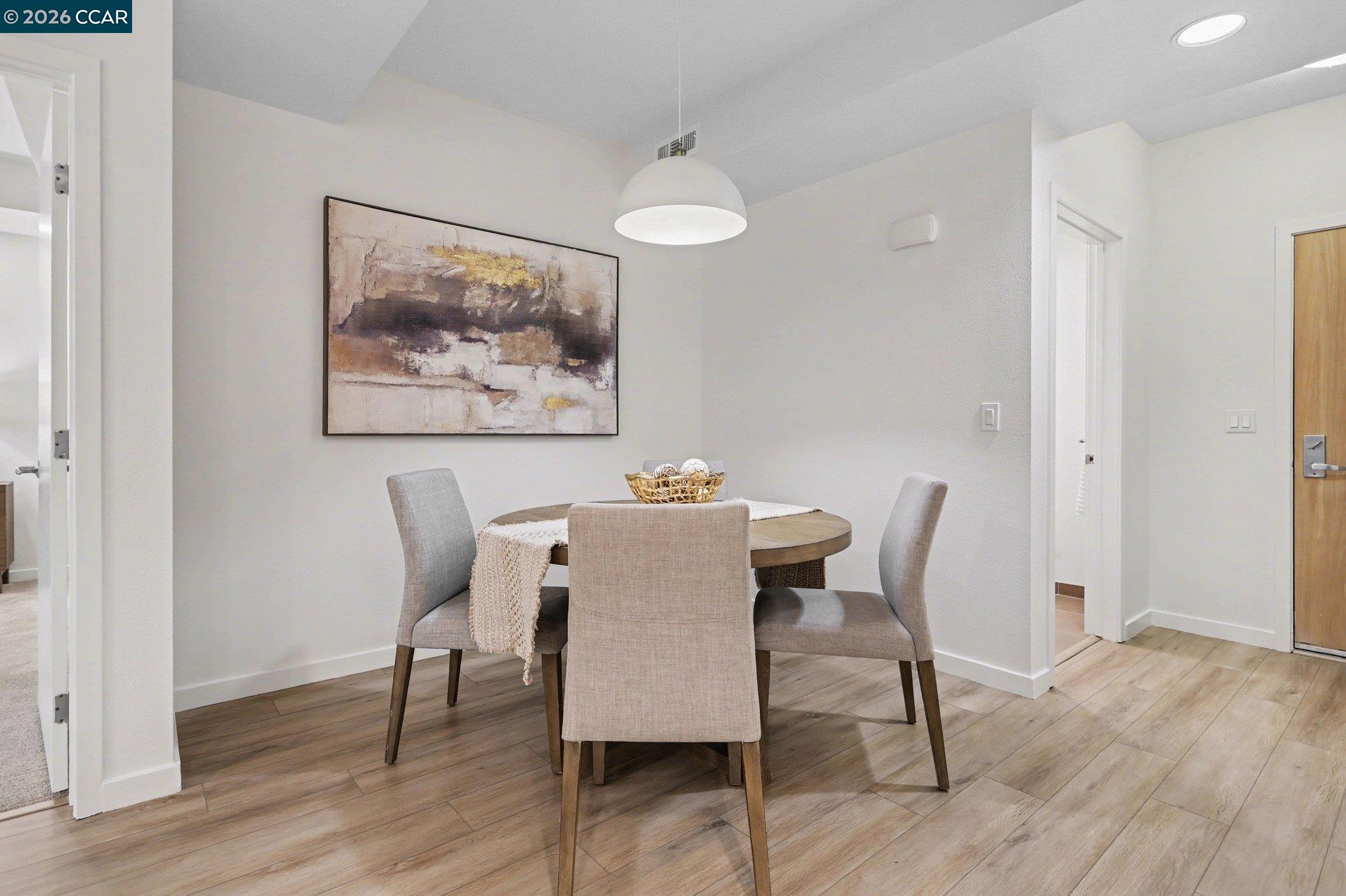 Detail Gallery Image 9 of 30 For 1655 N California Blvd. #242,  Walnut Creek,  CA 94596-4475 - 1 Beds | 1/1 Baths